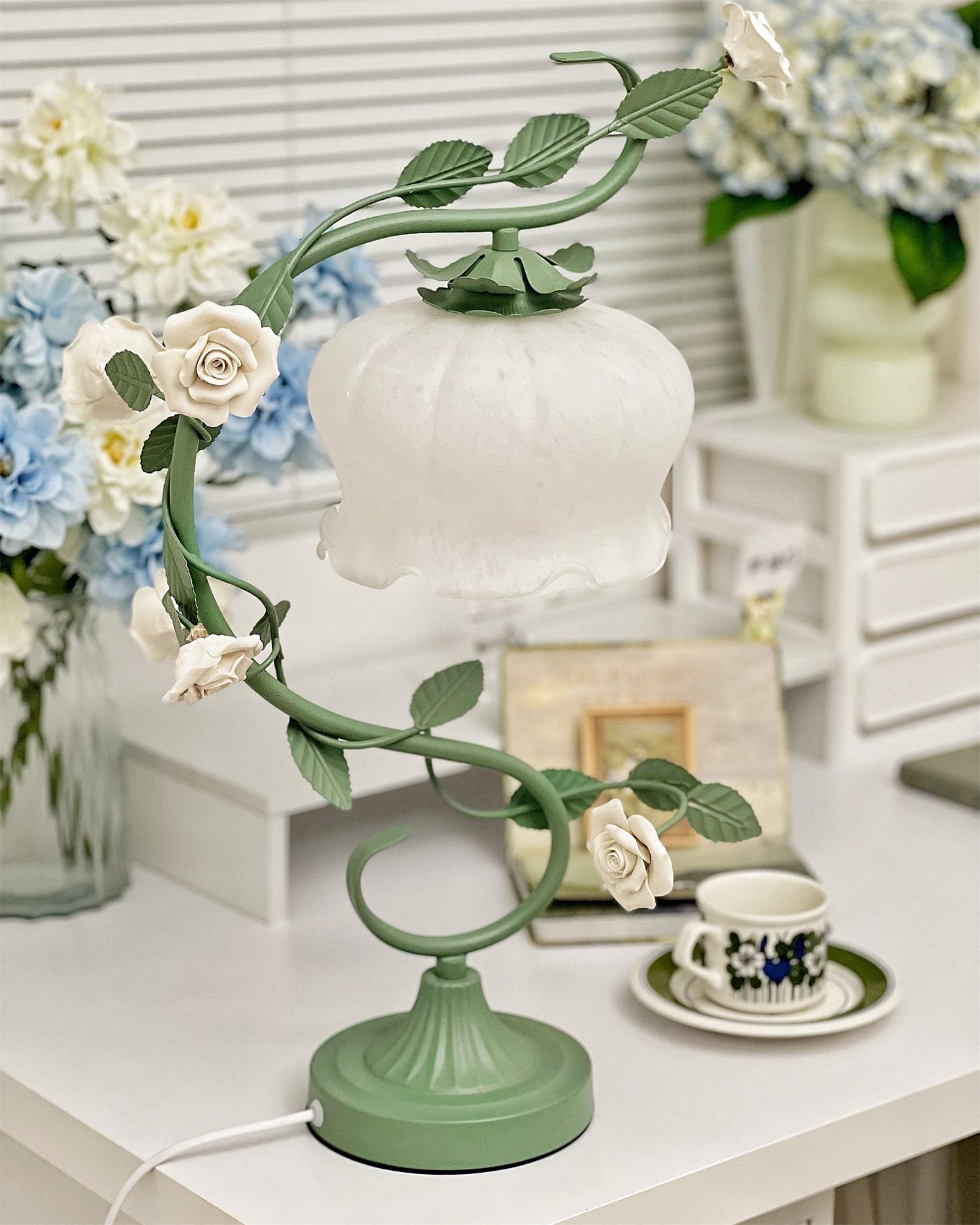 Ron Rose Flower Table Lamp - Loonglight