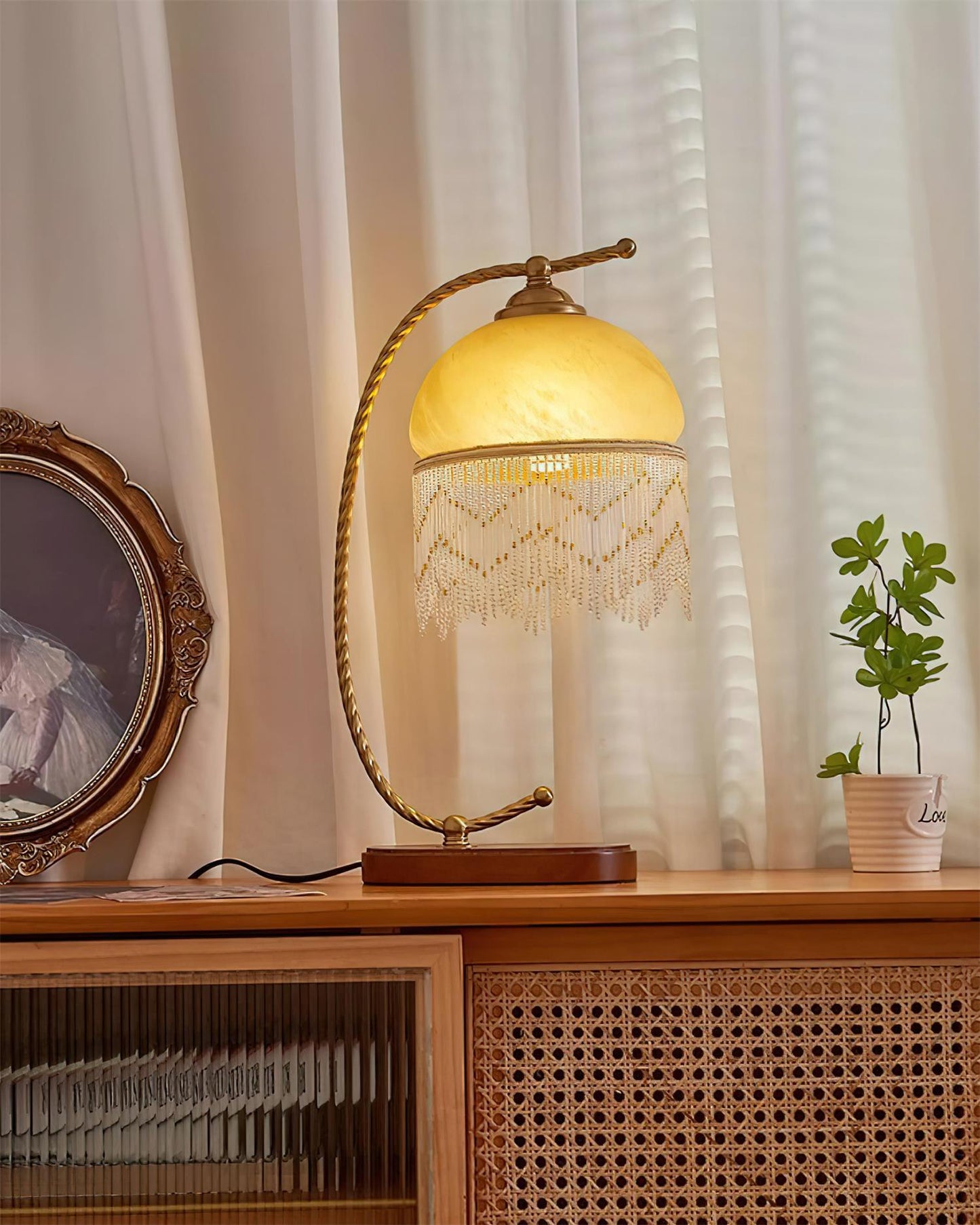 Roussillon Tassel Table Lamp - Loonglight