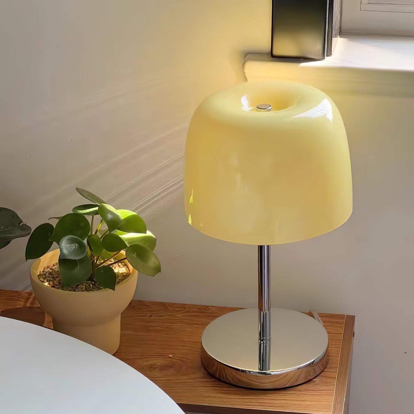 Roxboro Table Lamp - Loonglight