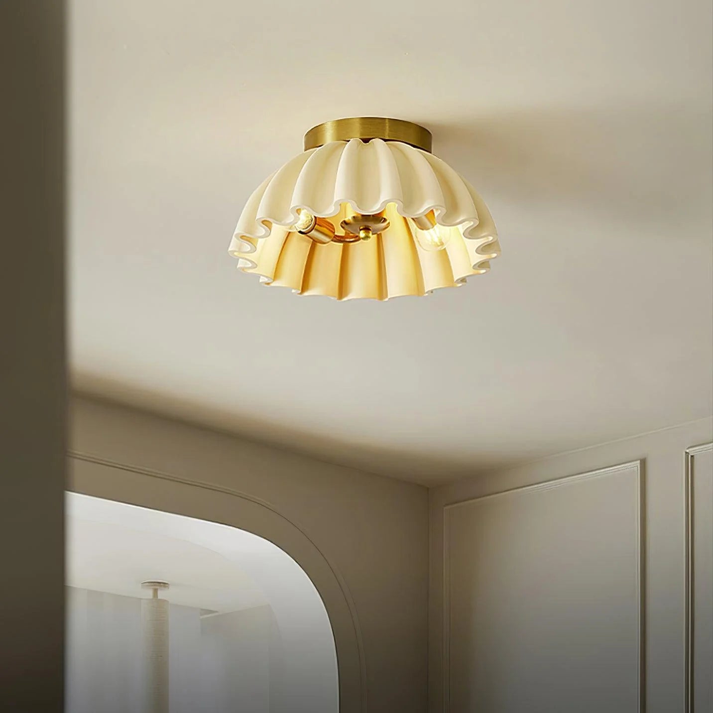 Ruffle Ceiling Light - Loonglight