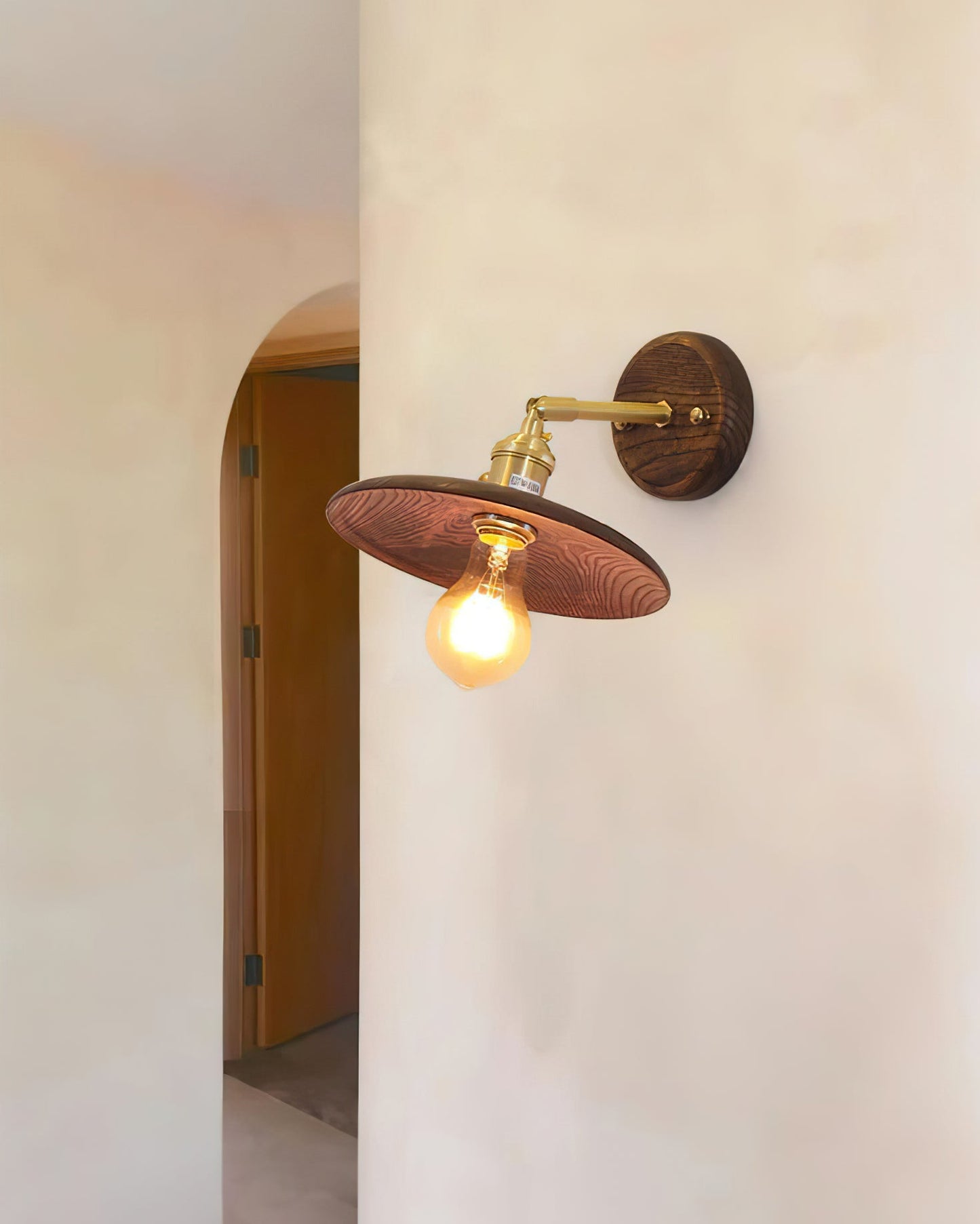 Runia Wood Wall Lamp - Loonglight