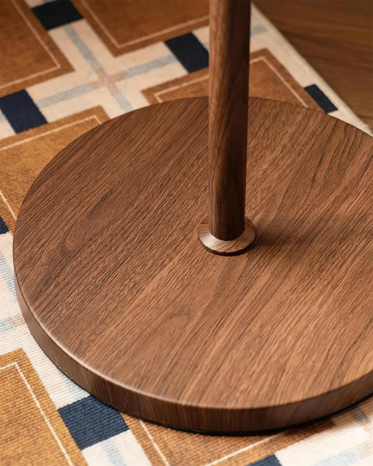 Rustina Floor Lamp - Loonglight