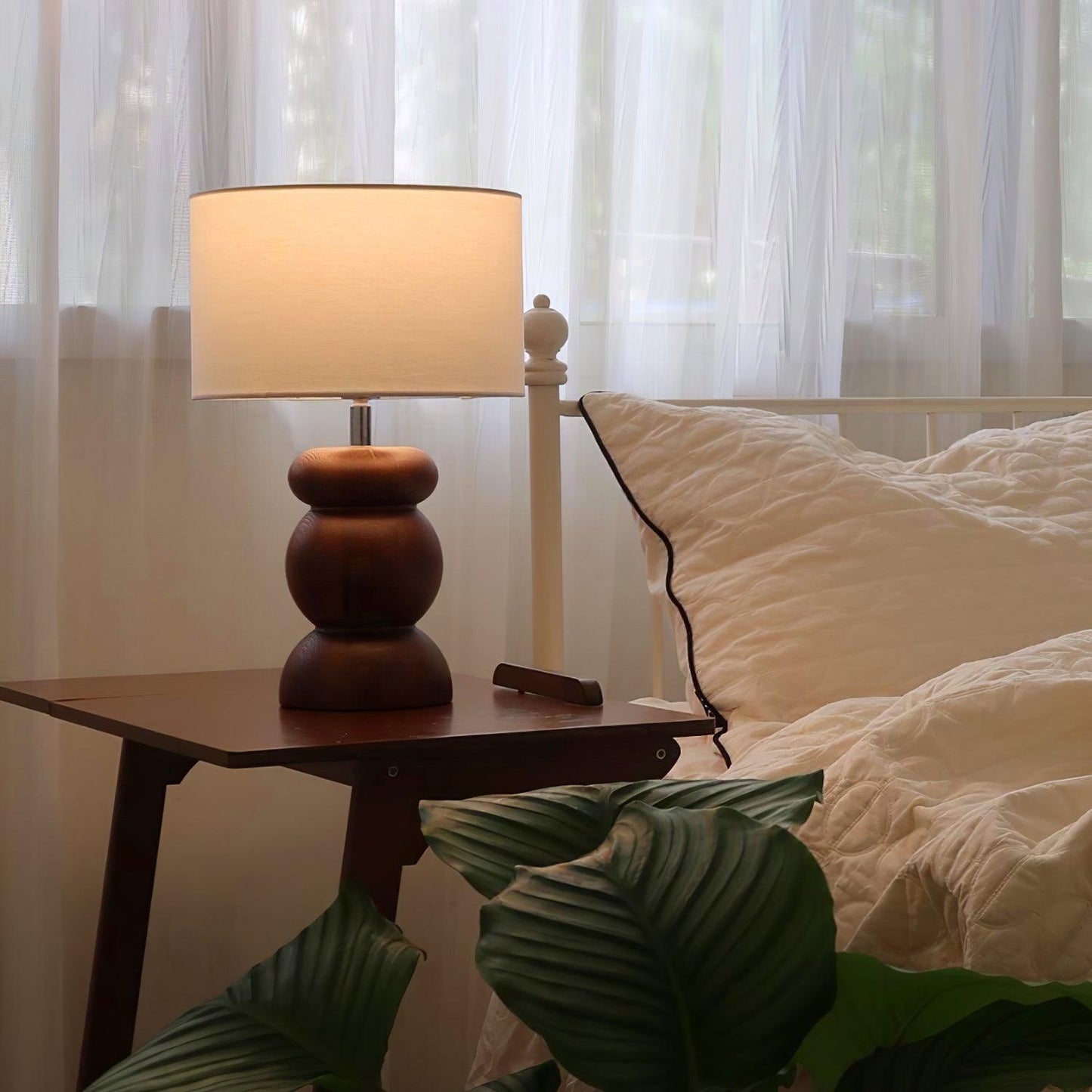 Sascha Table Lamp - Loonglight