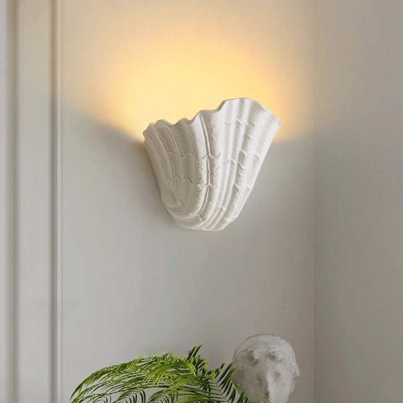 Schelp gips wandlamp