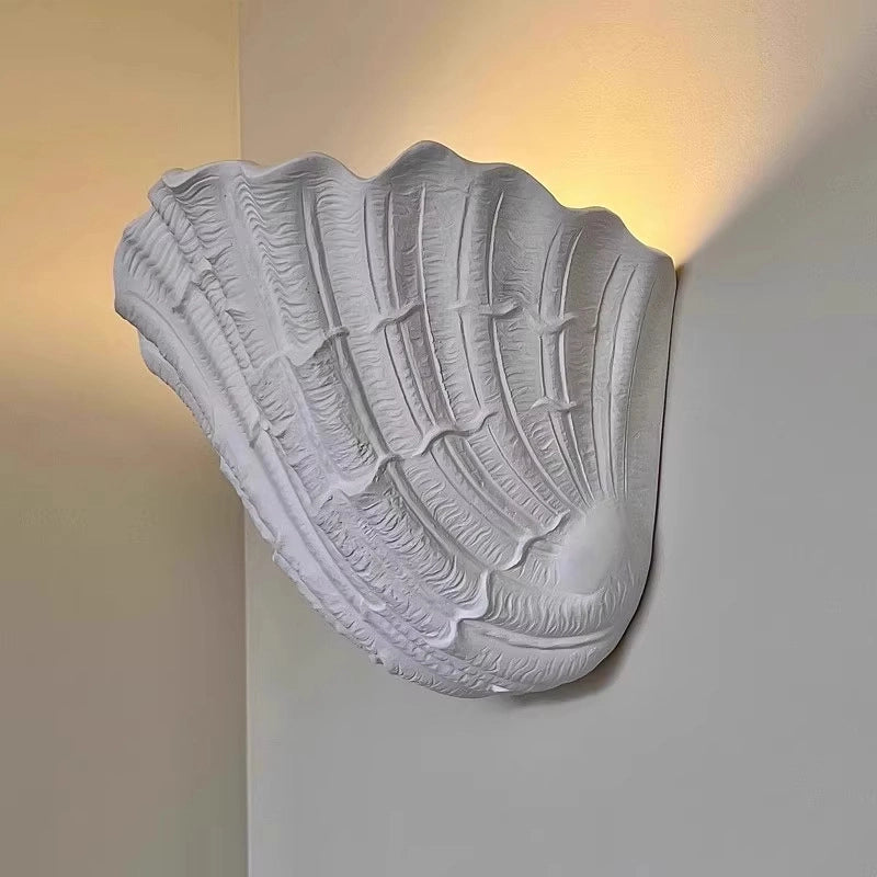 Schelp gips wandlamp