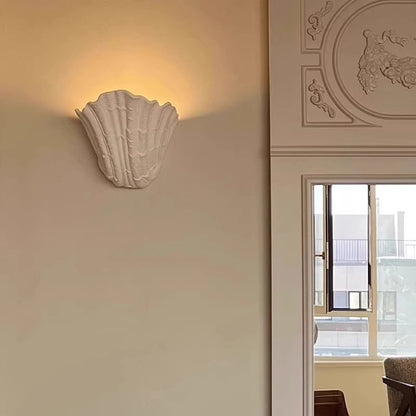 Schelp gips wandlamp