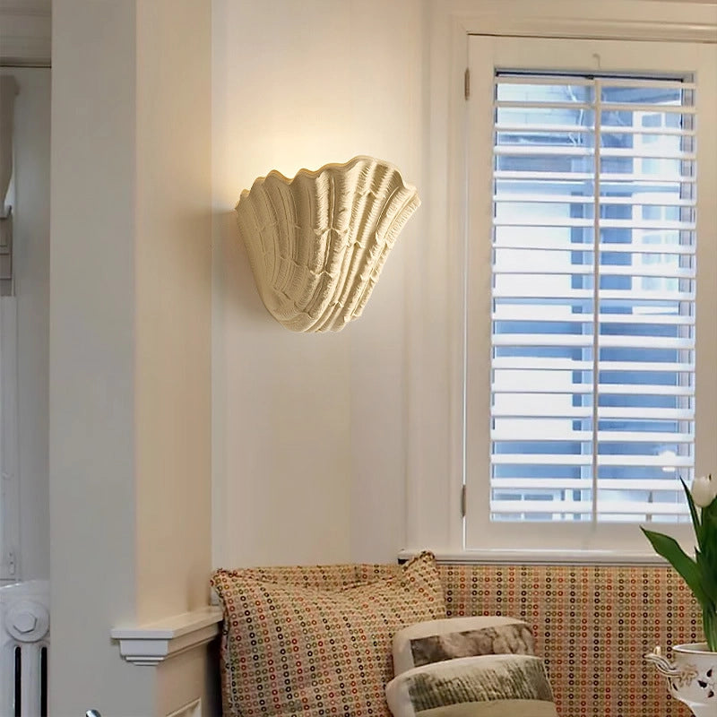 Schelp gips wandlamp