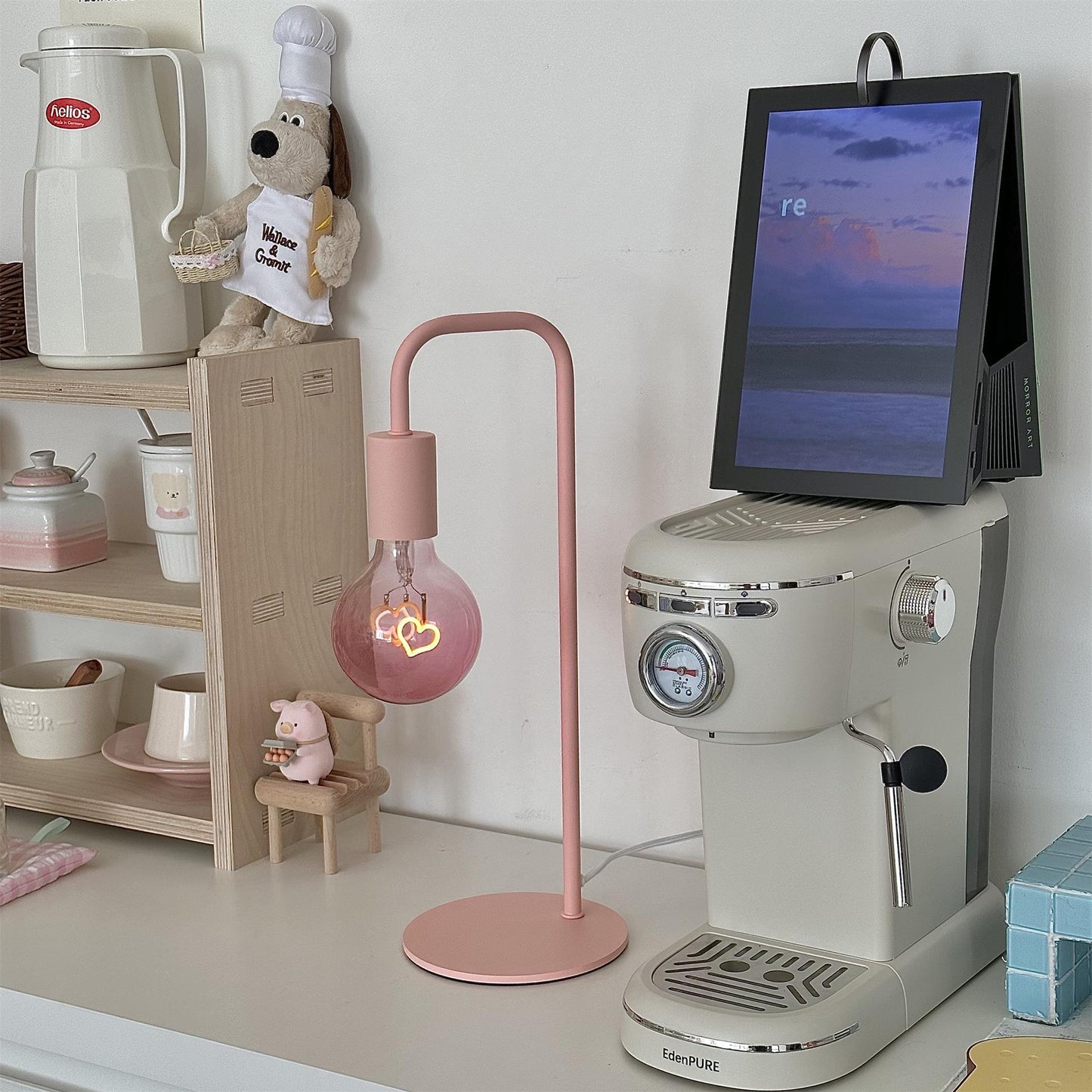 Signal Love Table Lamp - Loonglight