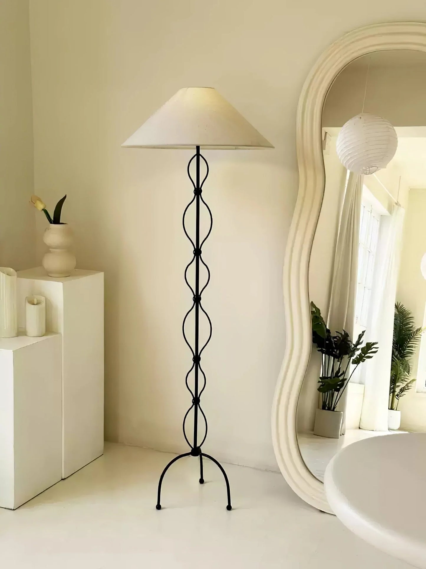 Sinuous Elegance Floor Lamp - Loonglight