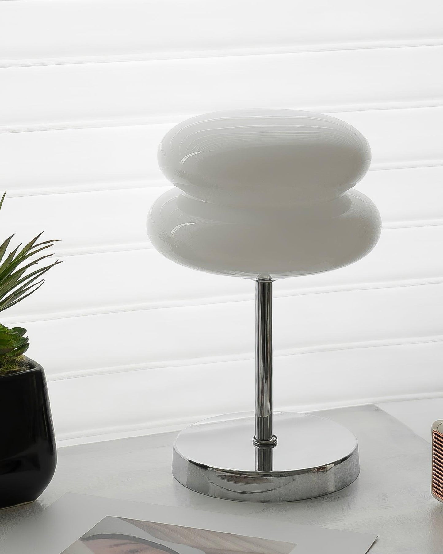 Sonika Glass Table Lamp - Loonglight