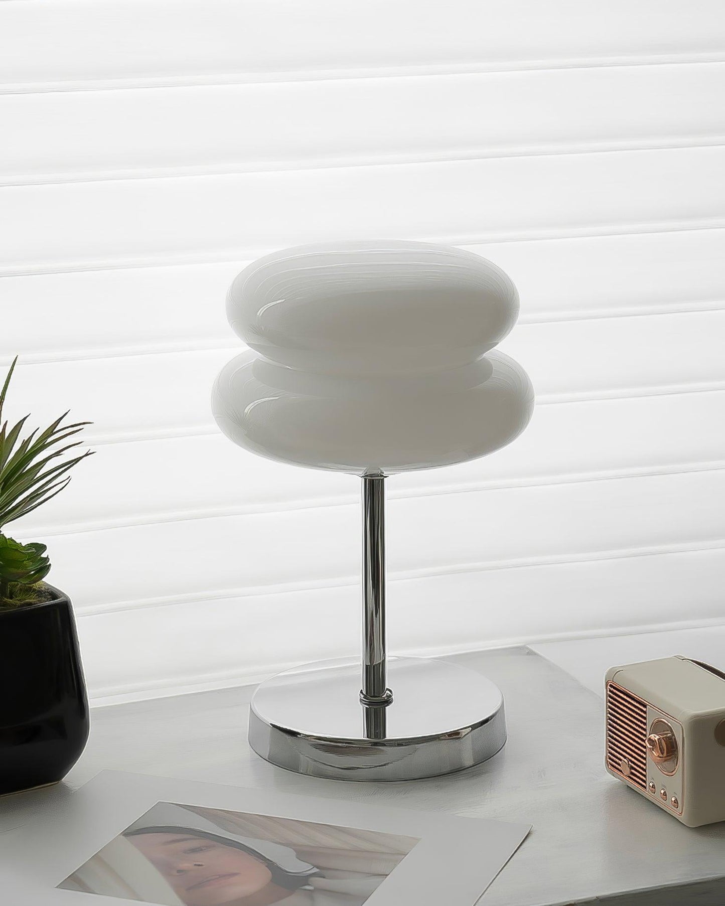 Sonika Glass Table Lamp - Loonglight