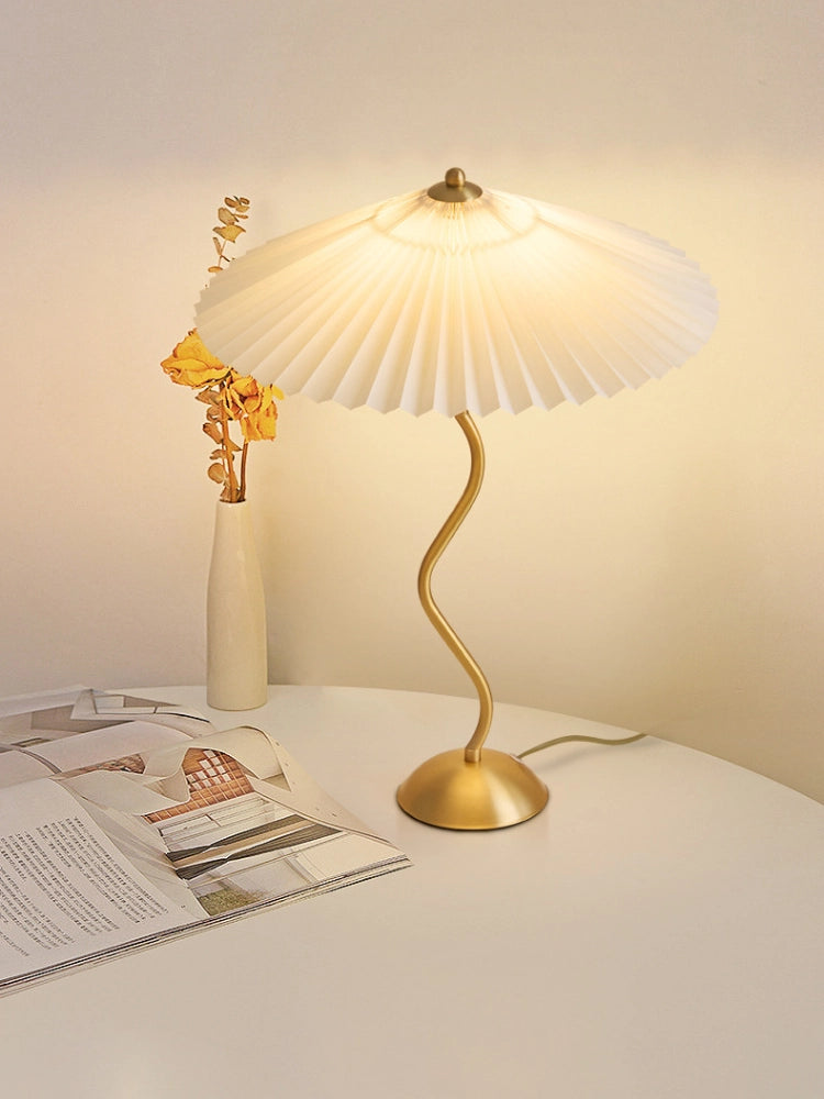 Squiggle Table Lamp Brass 3