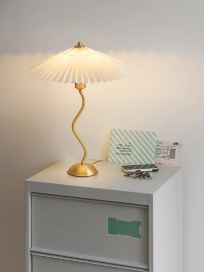 Squiggle Table Lamp Brass 4