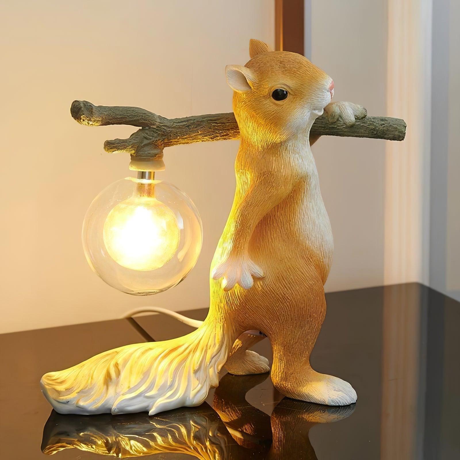 Squirrel Table Lamp - Loonglight