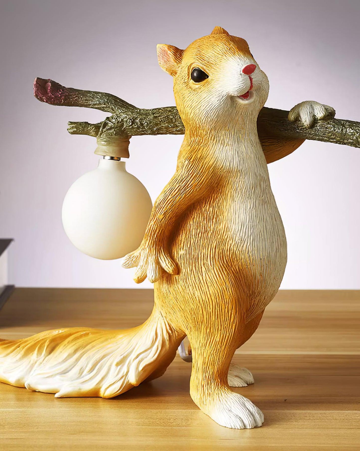 Squirrel Table Lamp - Loonglight