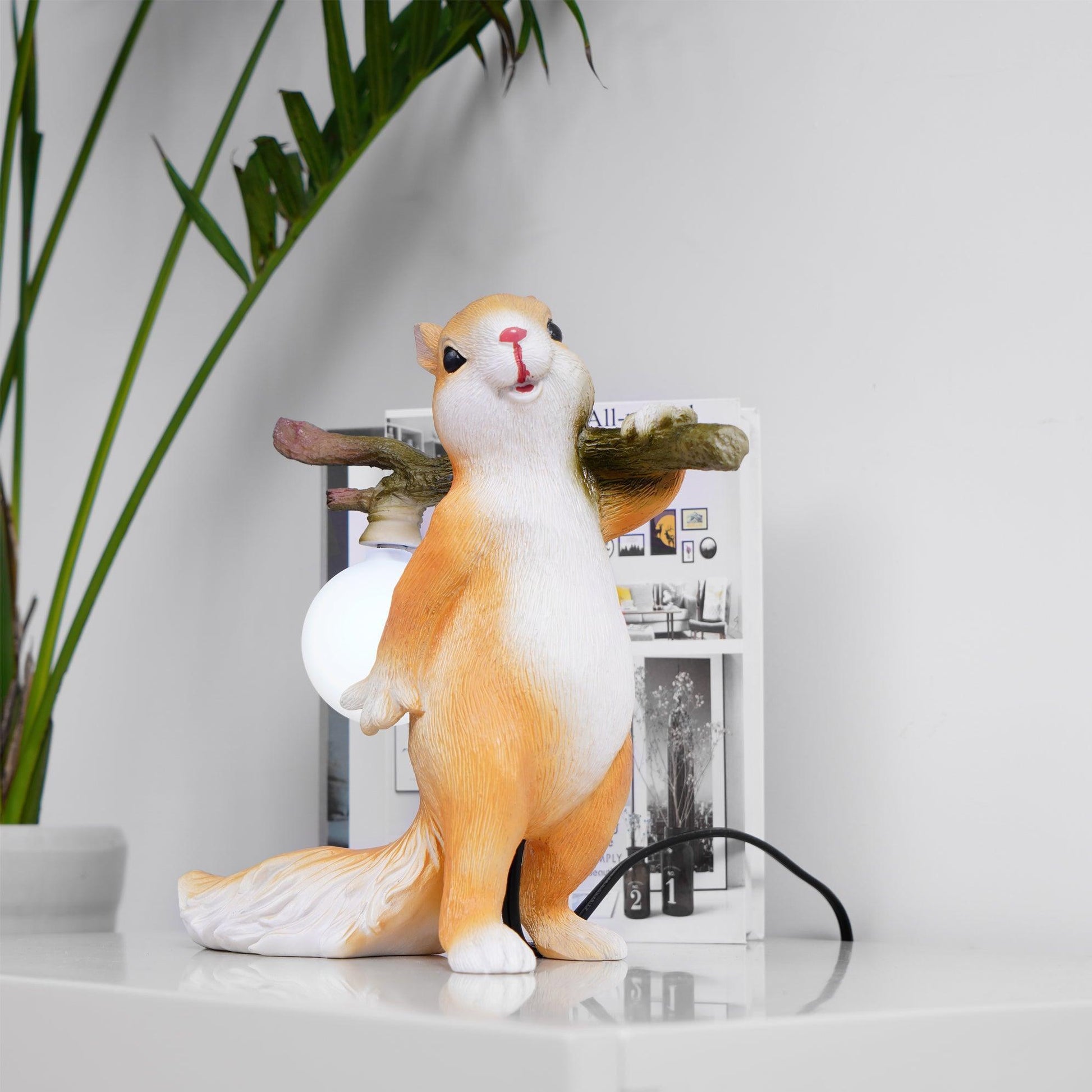 Squirrel Table Lamp - Loonglight