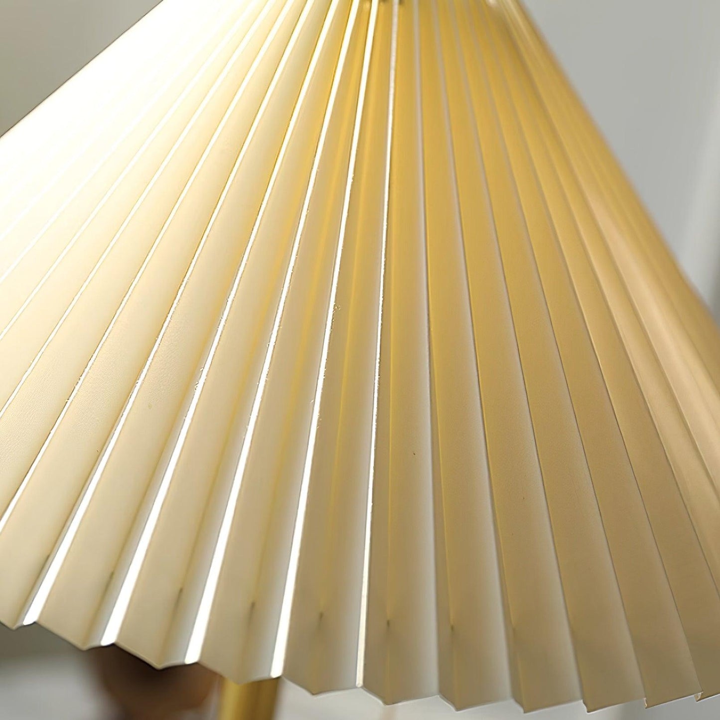 Suki Pleated Table Lamp - Loonglight