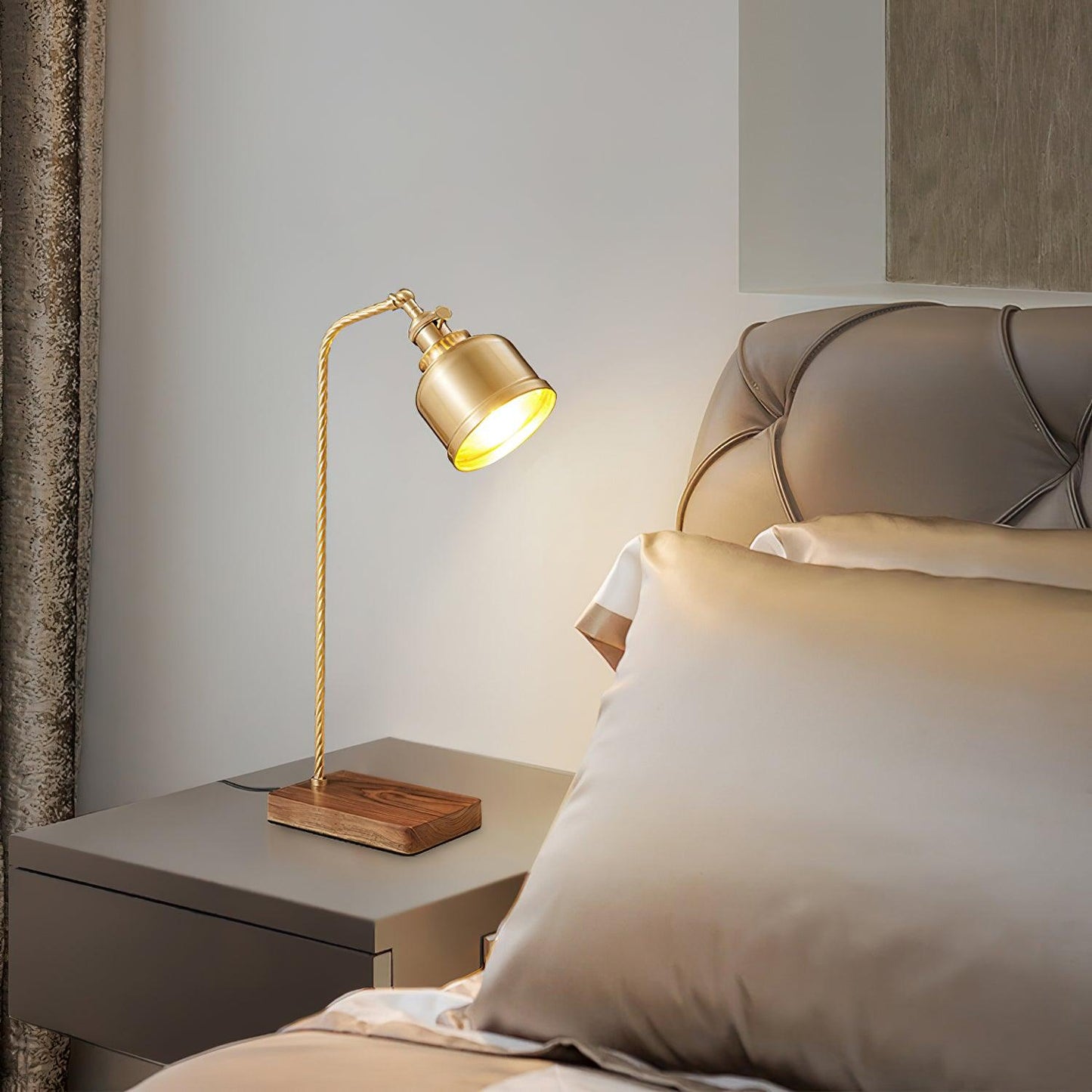 Tacoma Table Lamp - Loonglight