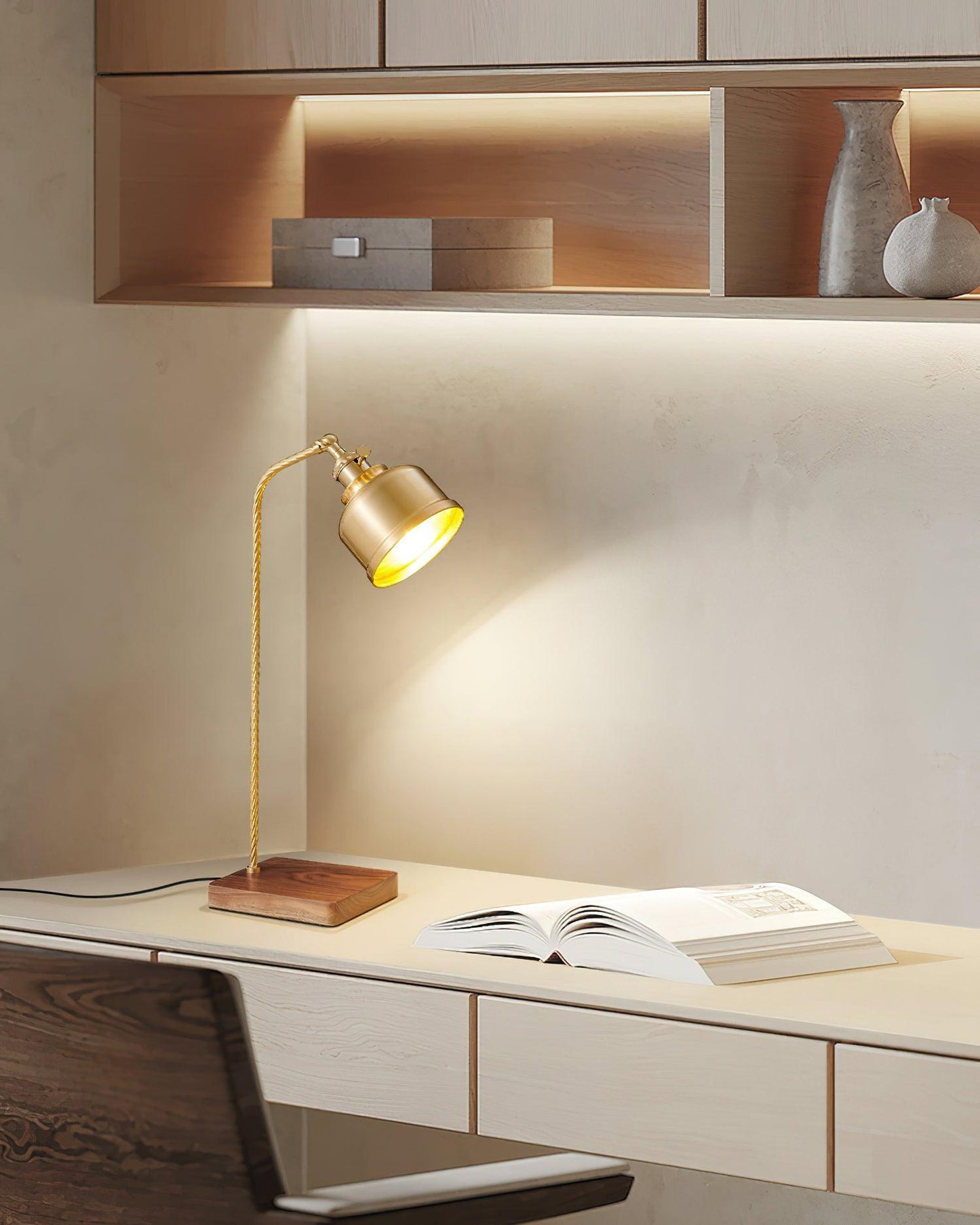 Tacoma Table Lamp - Loonglight