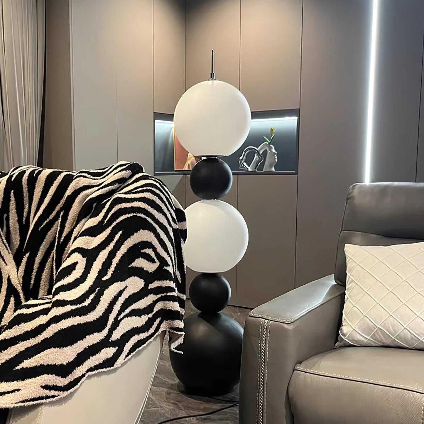 Tama Lampa Floor Lamp - Loonglight