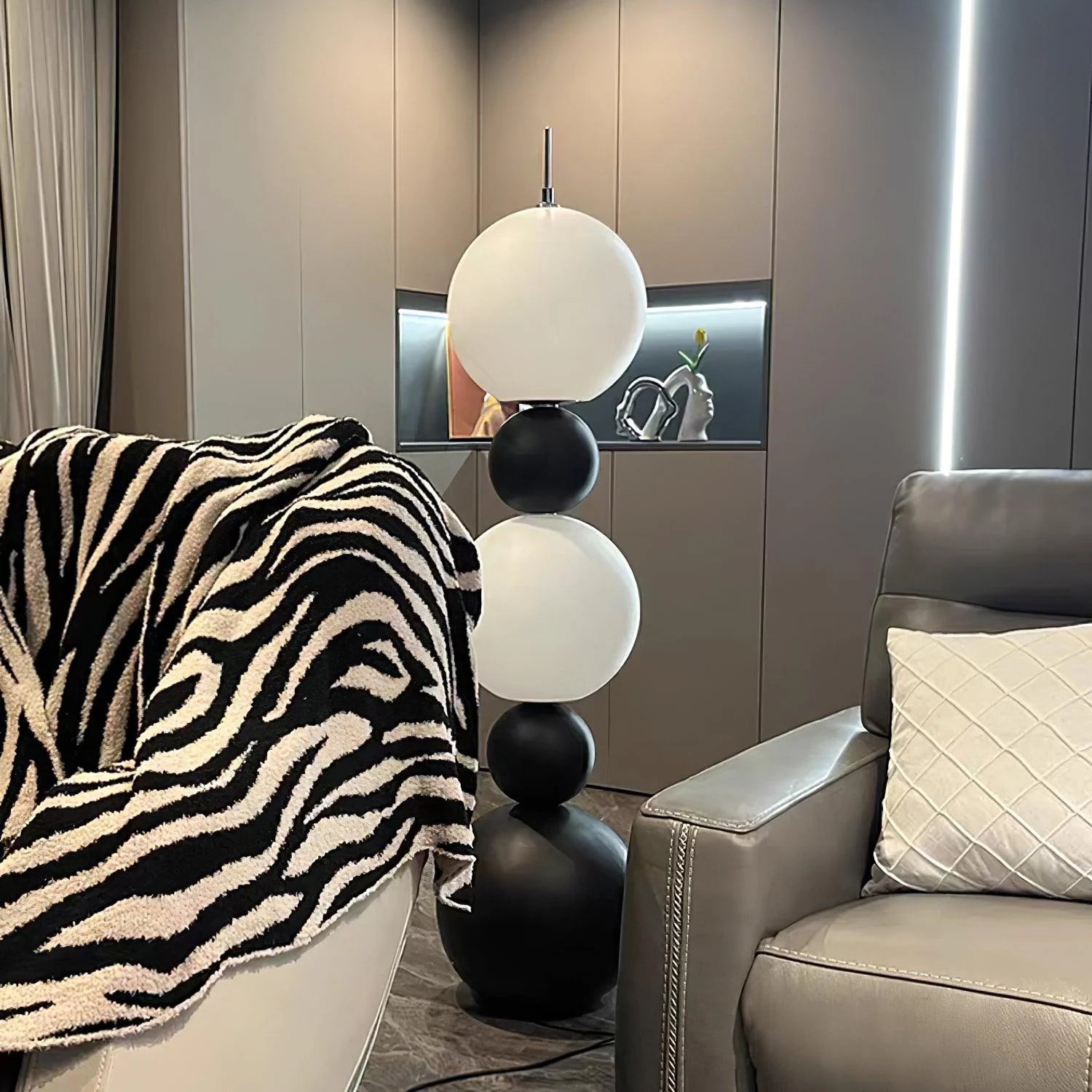 Tama Lampa Floor Lamp - Loonglight