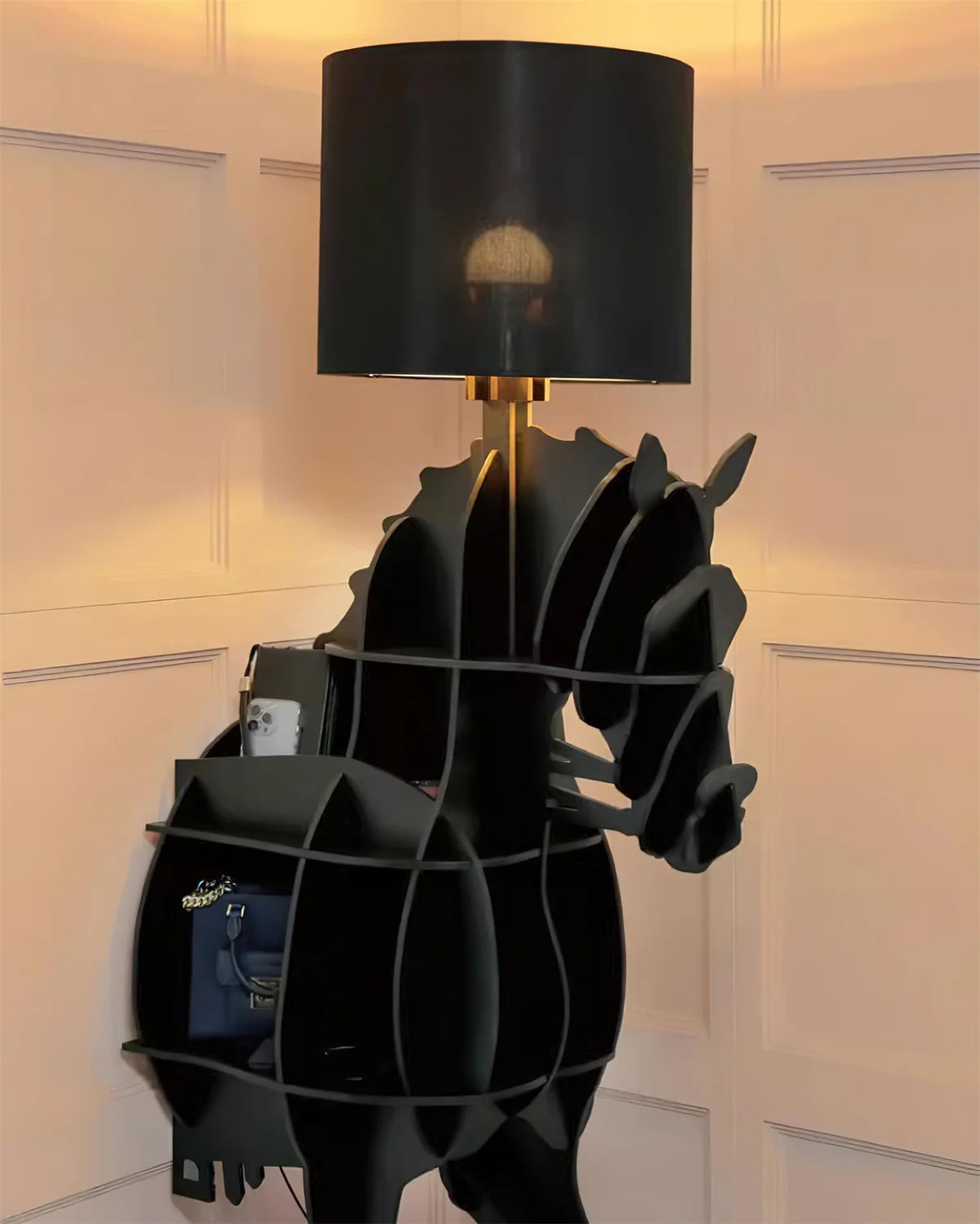 Tete Horse Stand Lamp - Loonglight