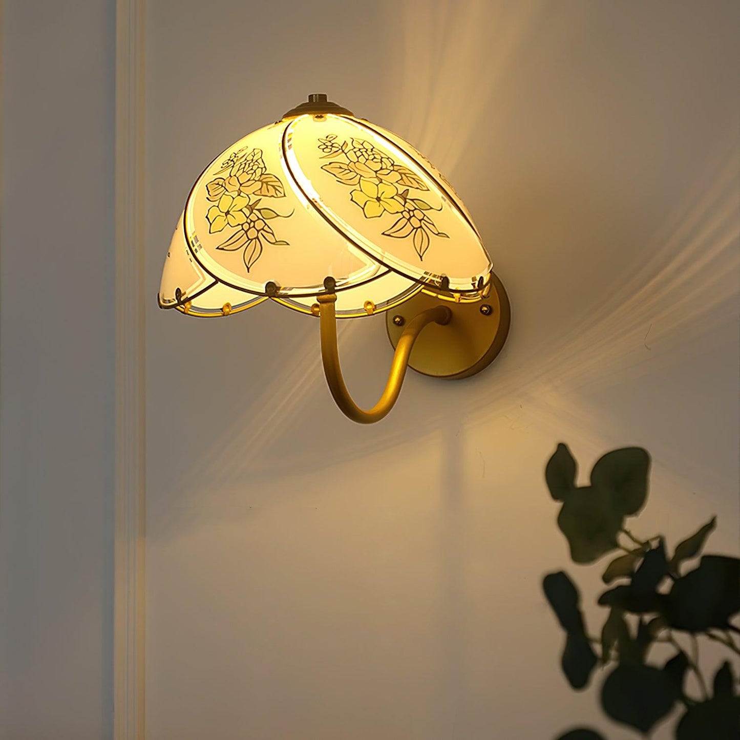 Tiffany Lily Wall Lamp - Loonglight