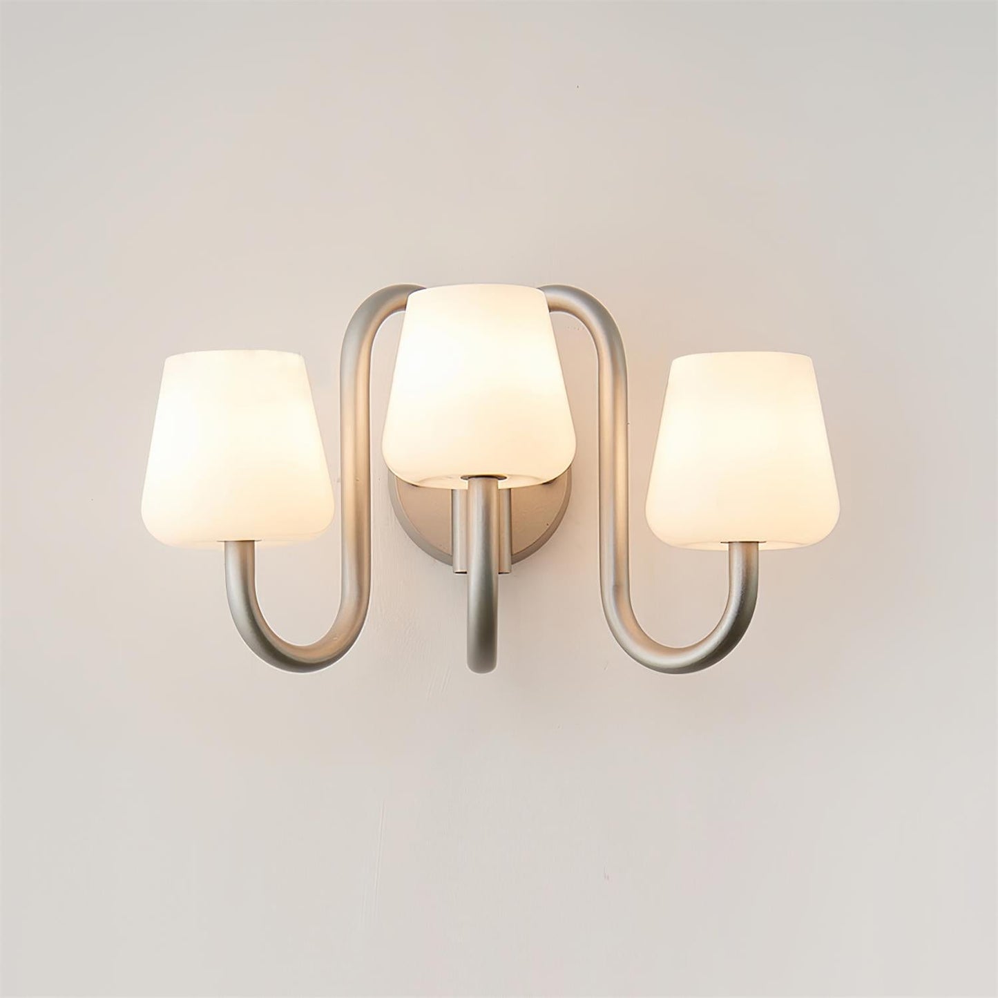 Trilo Modern Minimalist Wall Lamp