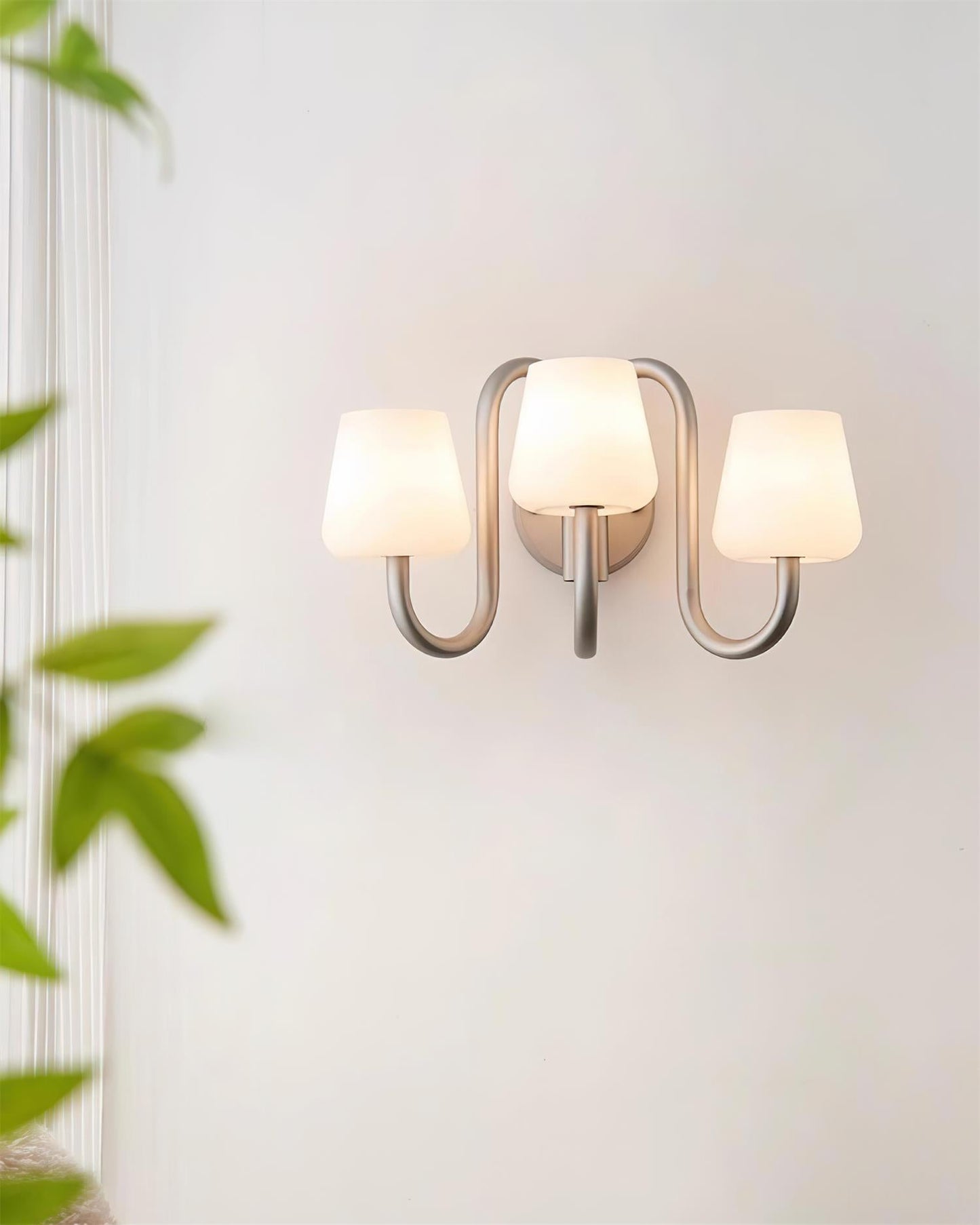 Trilo Modern Minimalist Wall Lamp