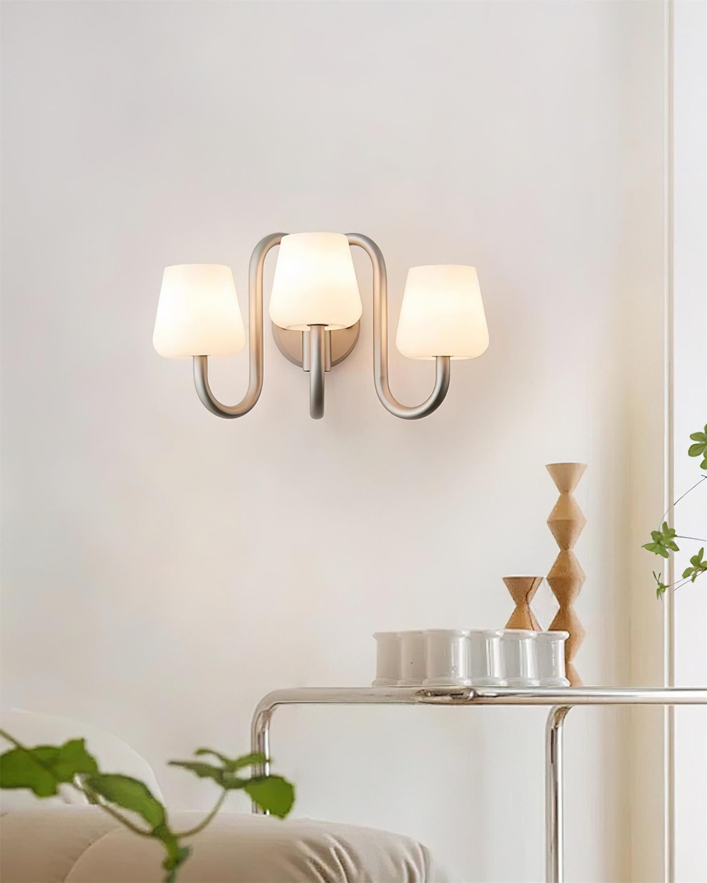 Trilo Modern Minimalist Wall Lamp