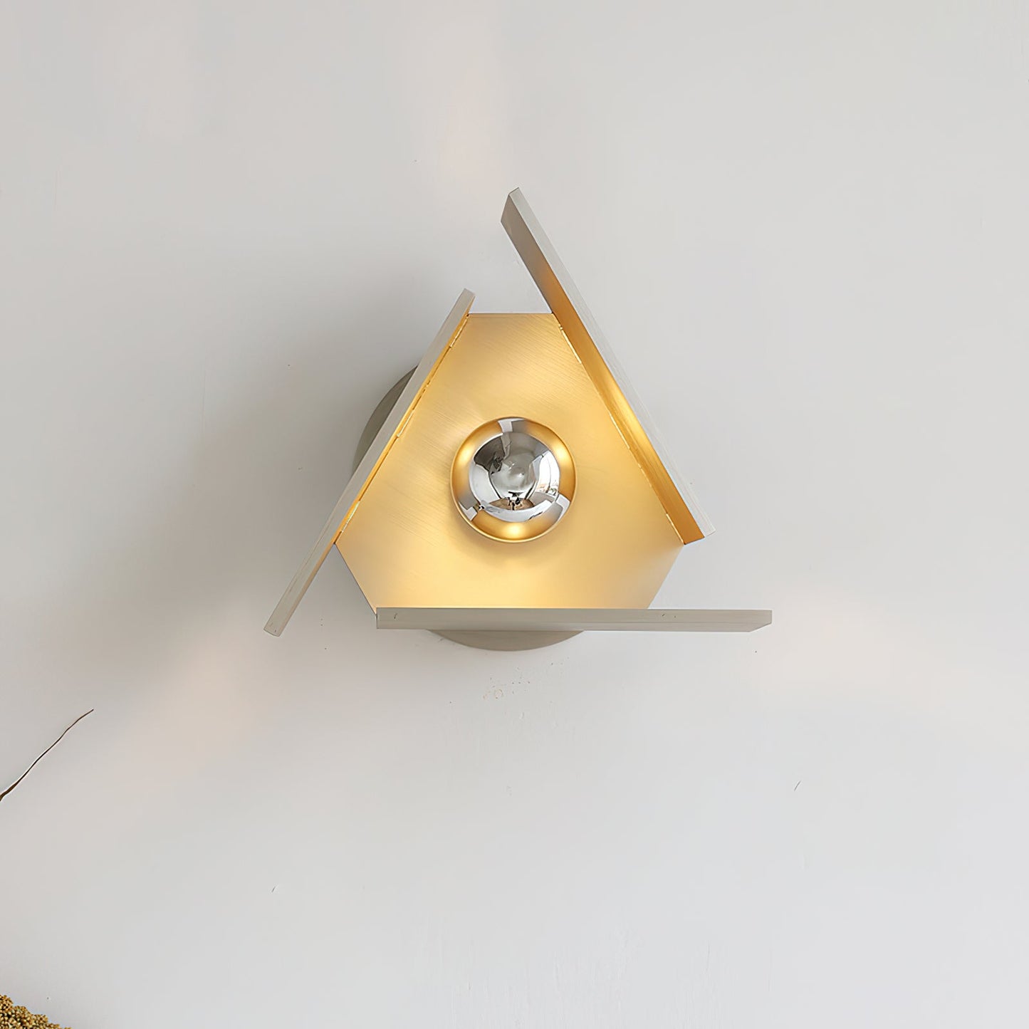 Vanta Geometric Art Wall Lamp