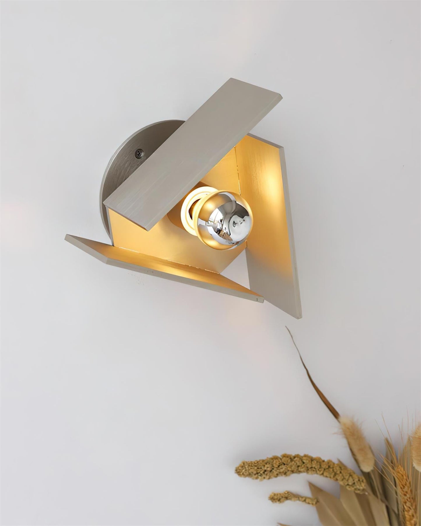 Vanta Geometric Art Wall Lamp