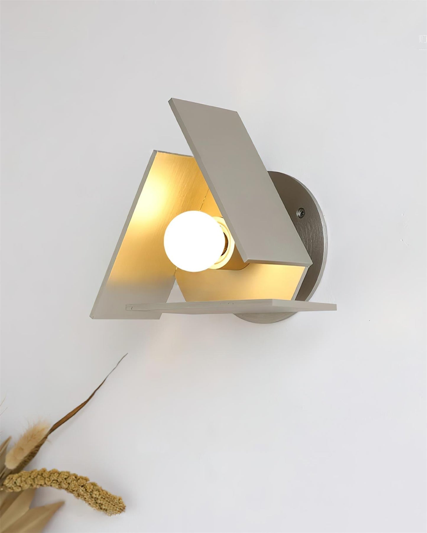 Vanta Geometric Art Wall Lamp