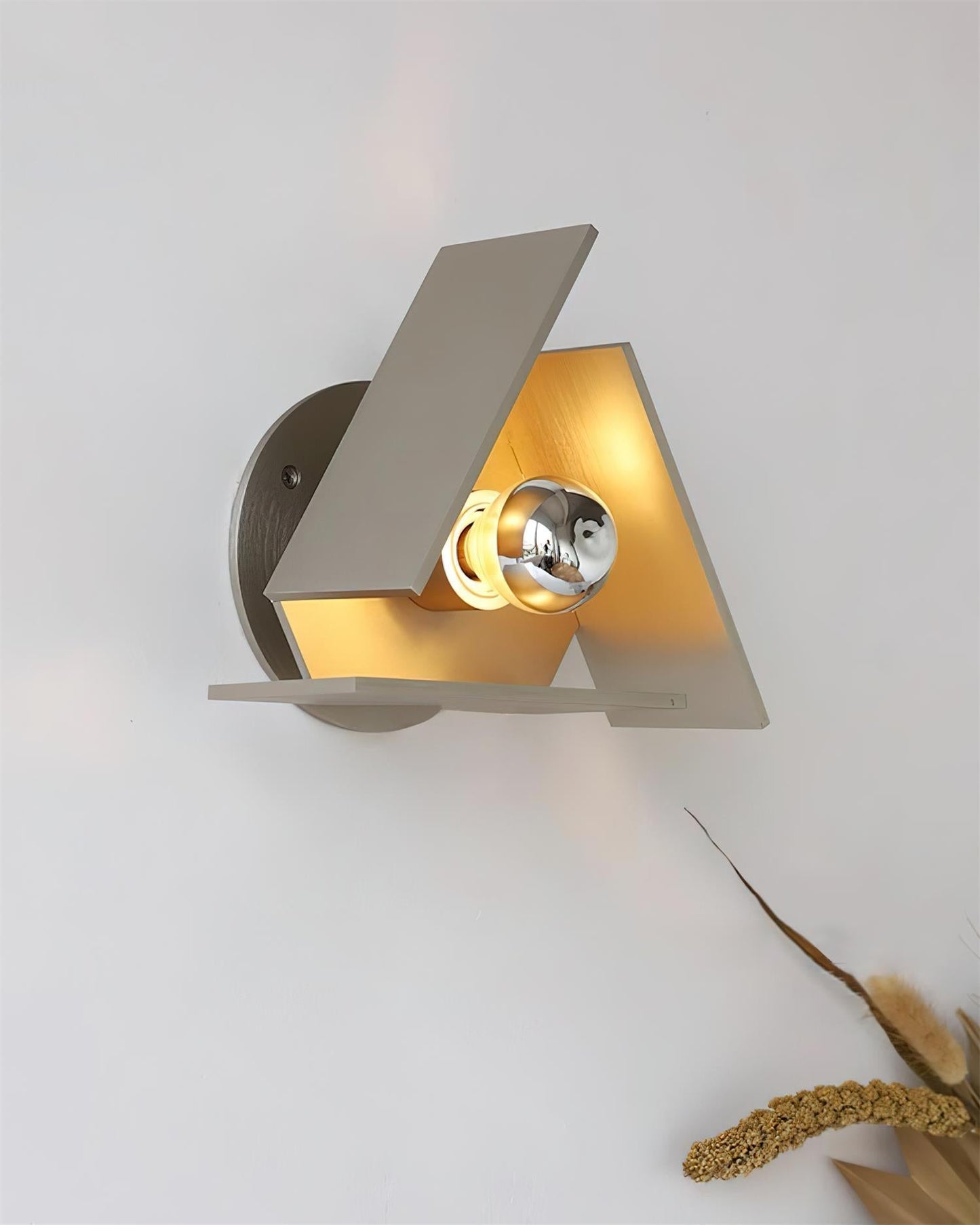 Vanta Geometric Art Wall Lamp