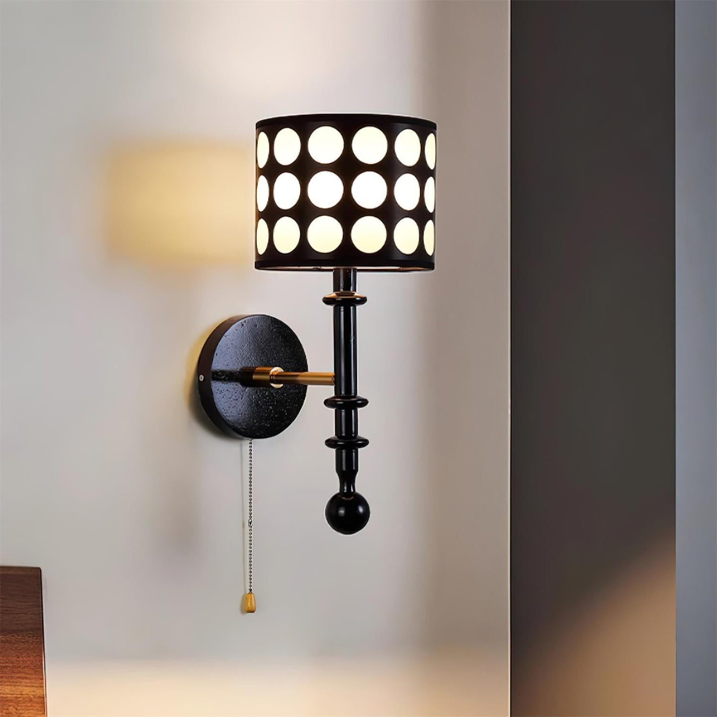 Ventana Wall Lamp