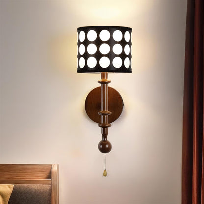 Ventana Wall Lamp