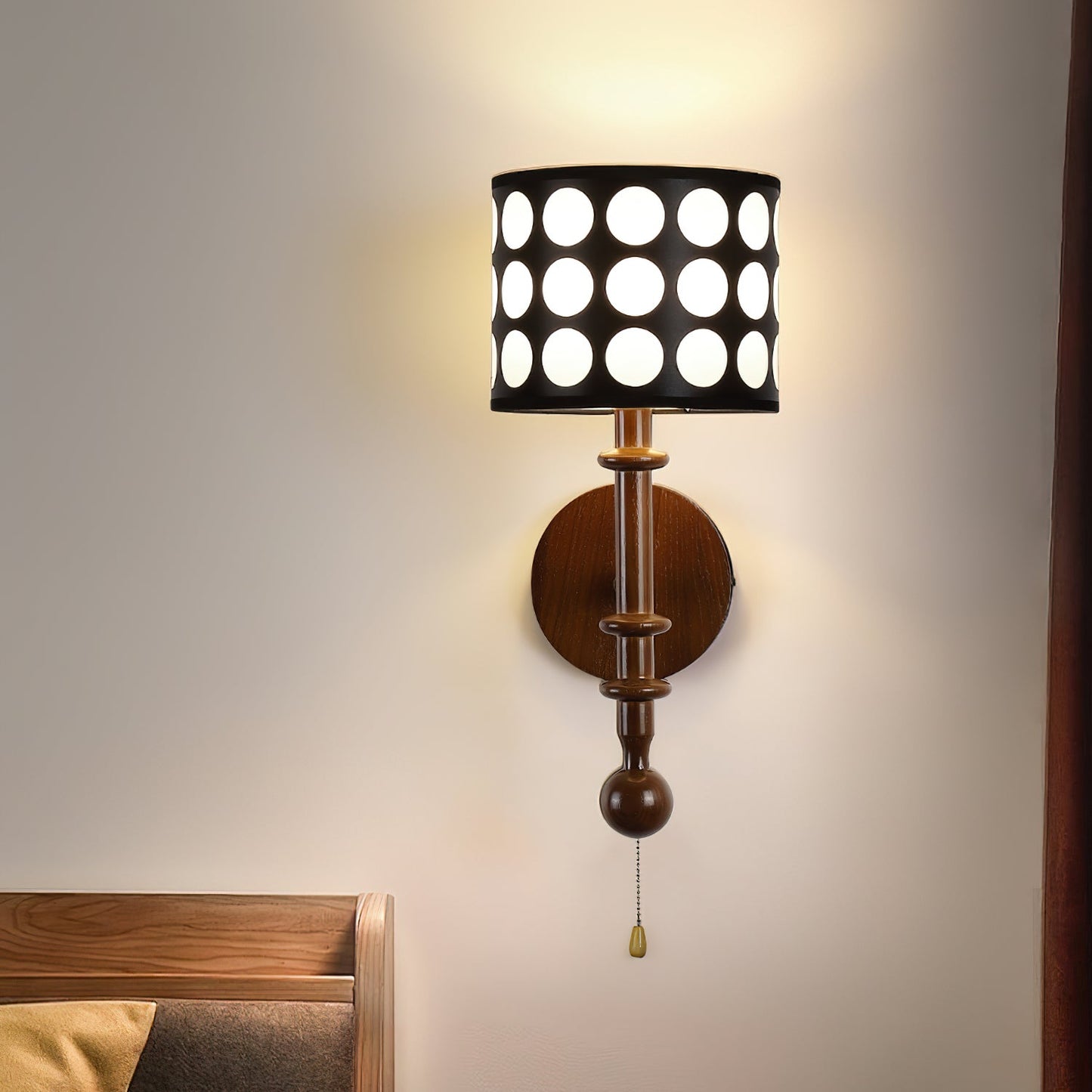Ventana Wall Lamp