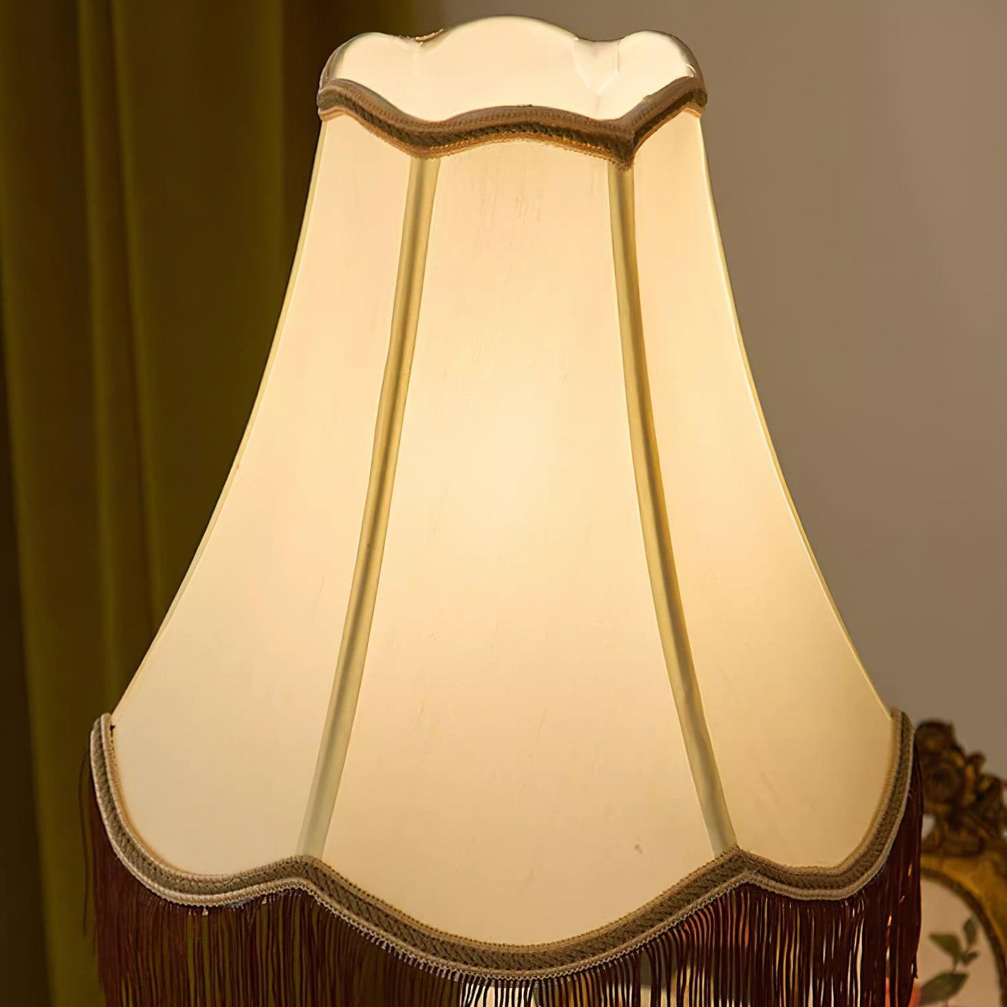 Victorian Table Lamp - Loonglight