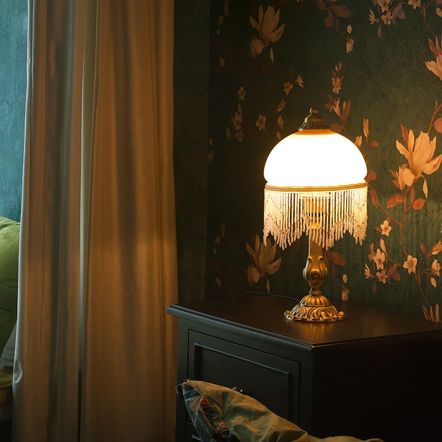 Vili Tassel Table Lamp - Loonglight