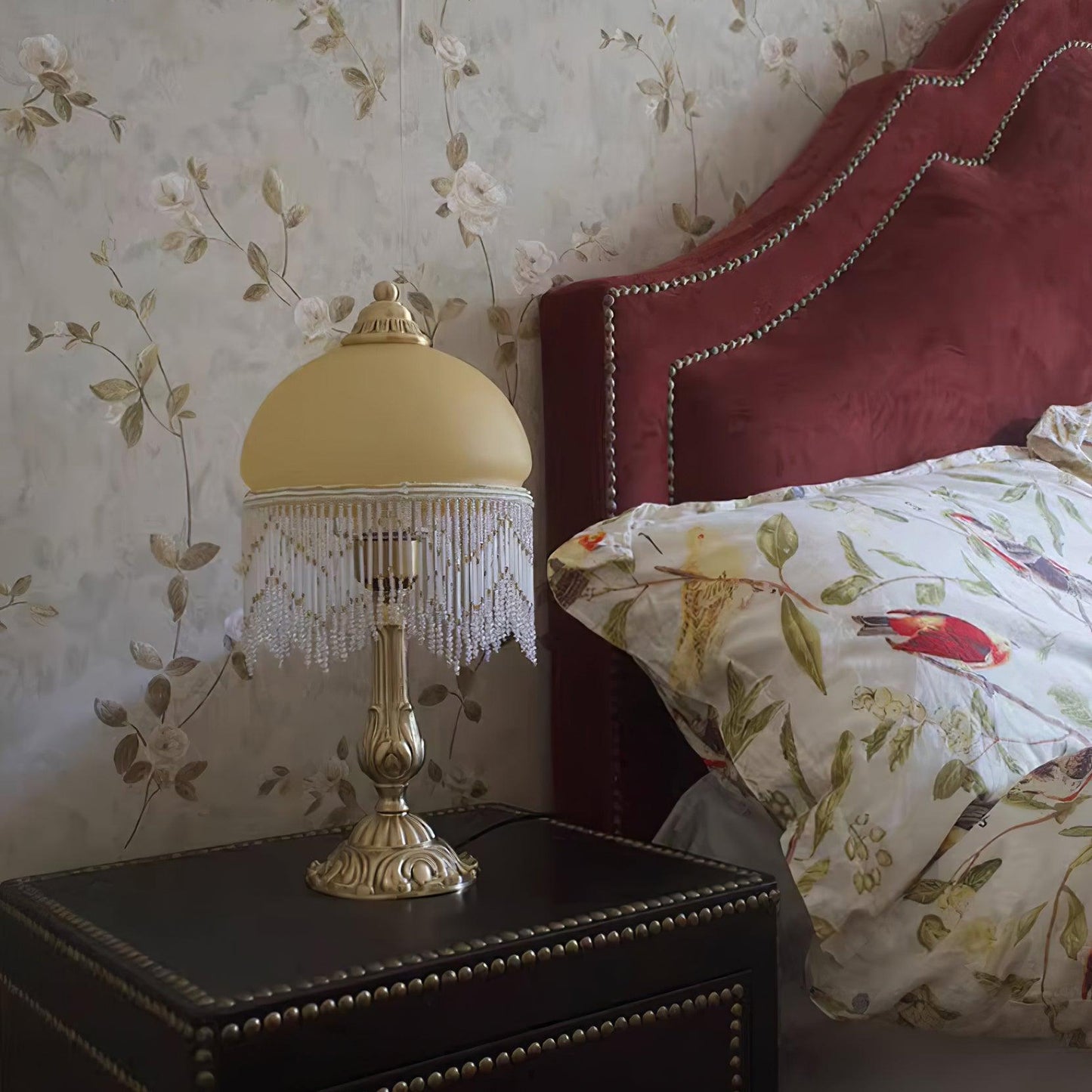 Vili Tassel Table Lamp - Loonglight