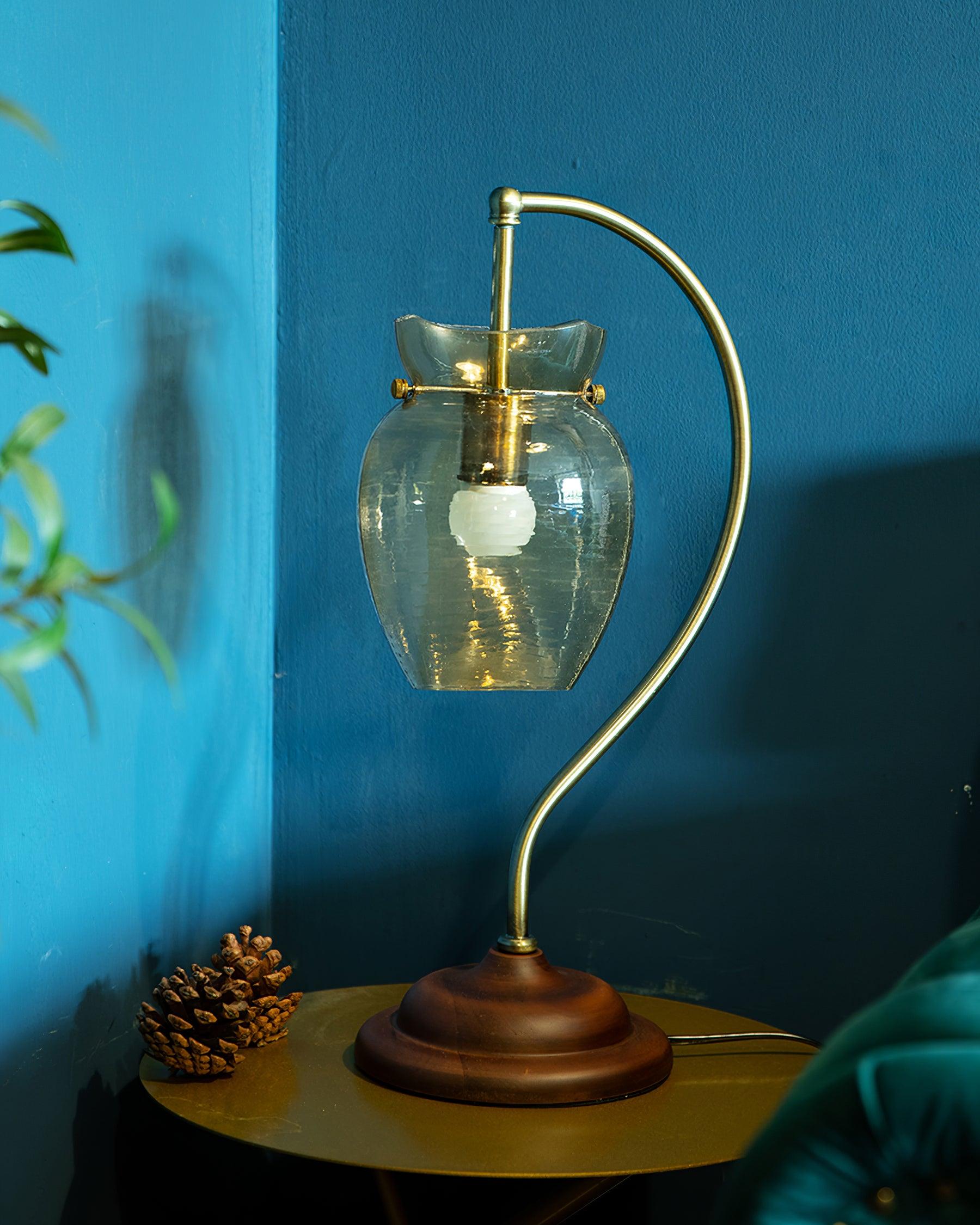 Vintage Natasha Table Lamp - Loonglight