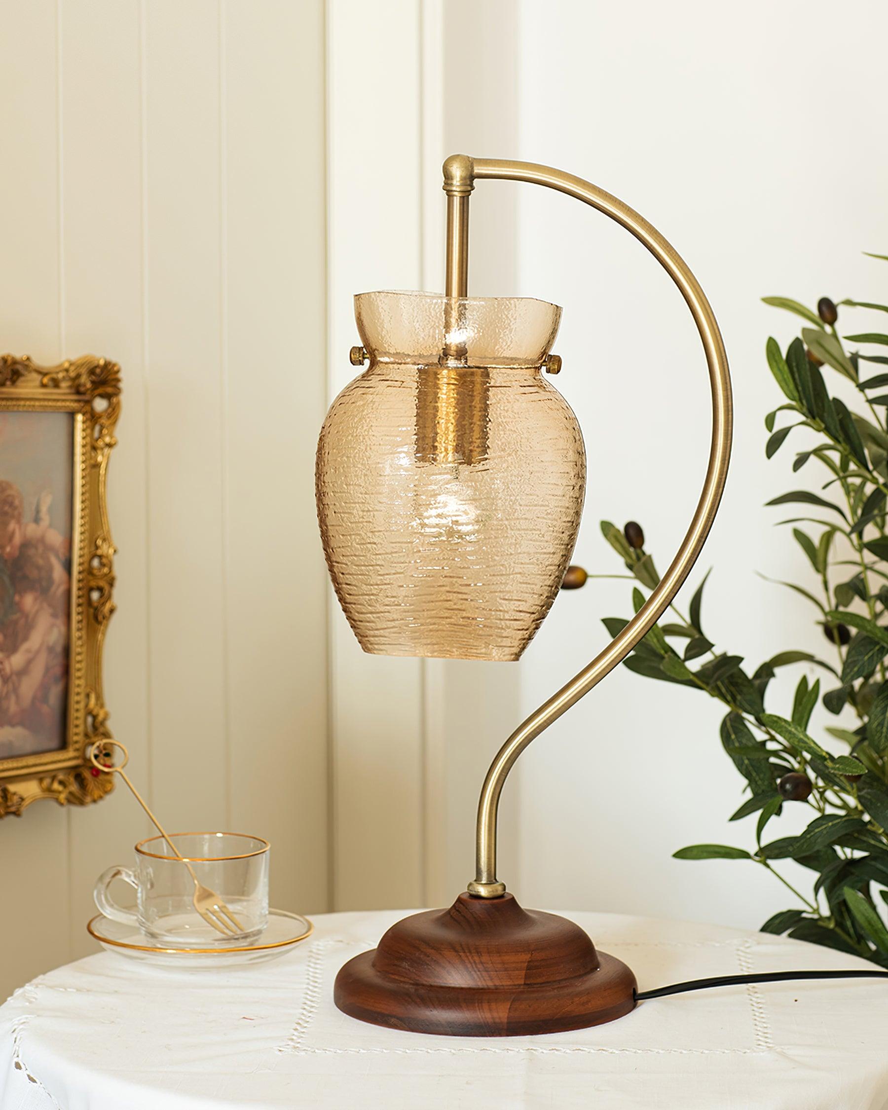 Vintage Natasha Table Lamp - Loonglight