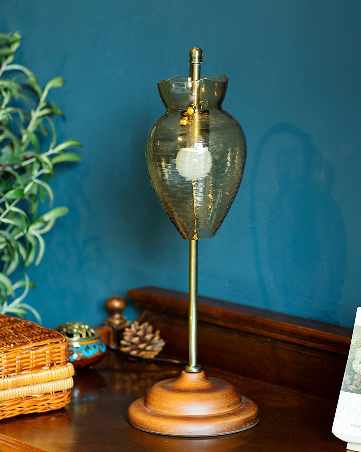 Vintage Natasha Table Lamp - Loonglight
