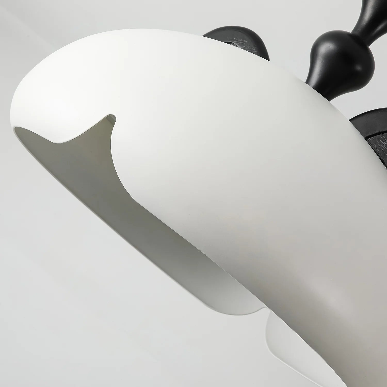 Vitality Cat Ceiling Light - Loonglight