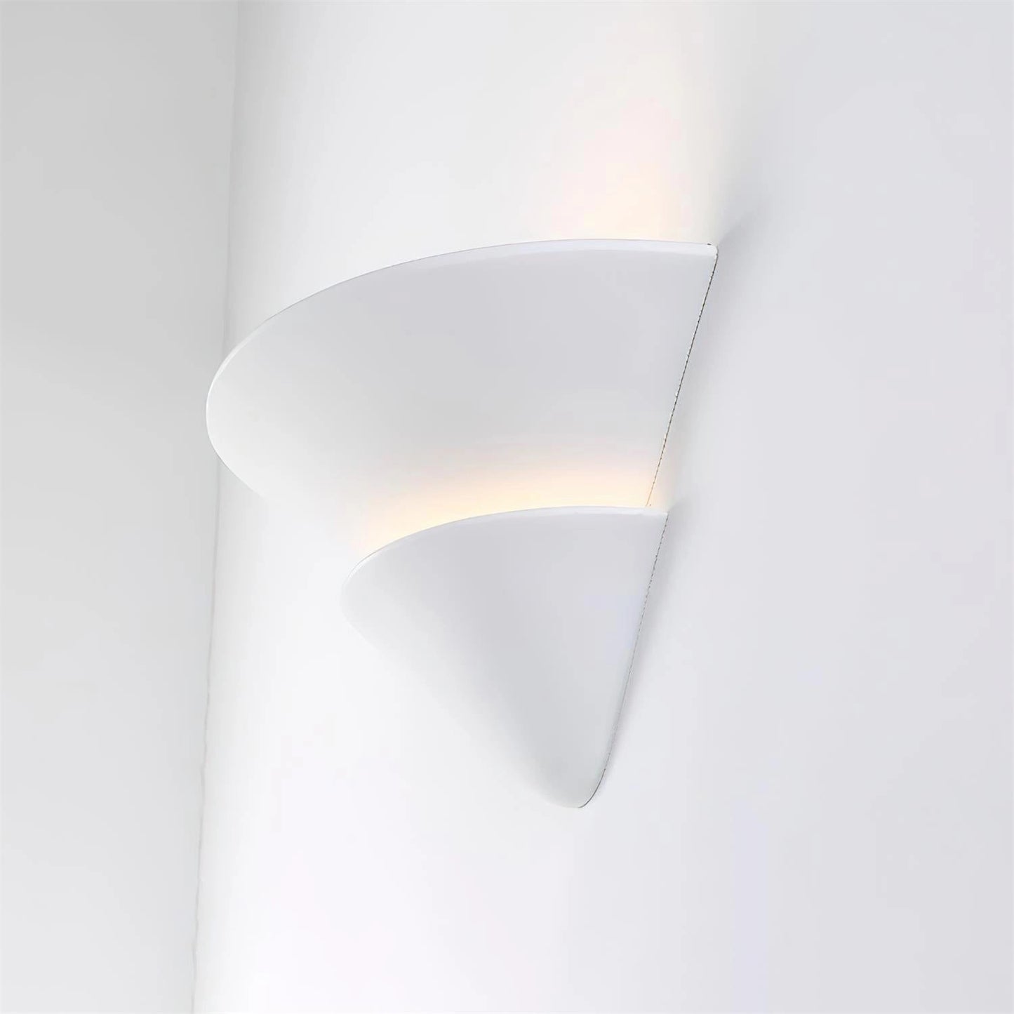 Wave Plaster Wall Lamp