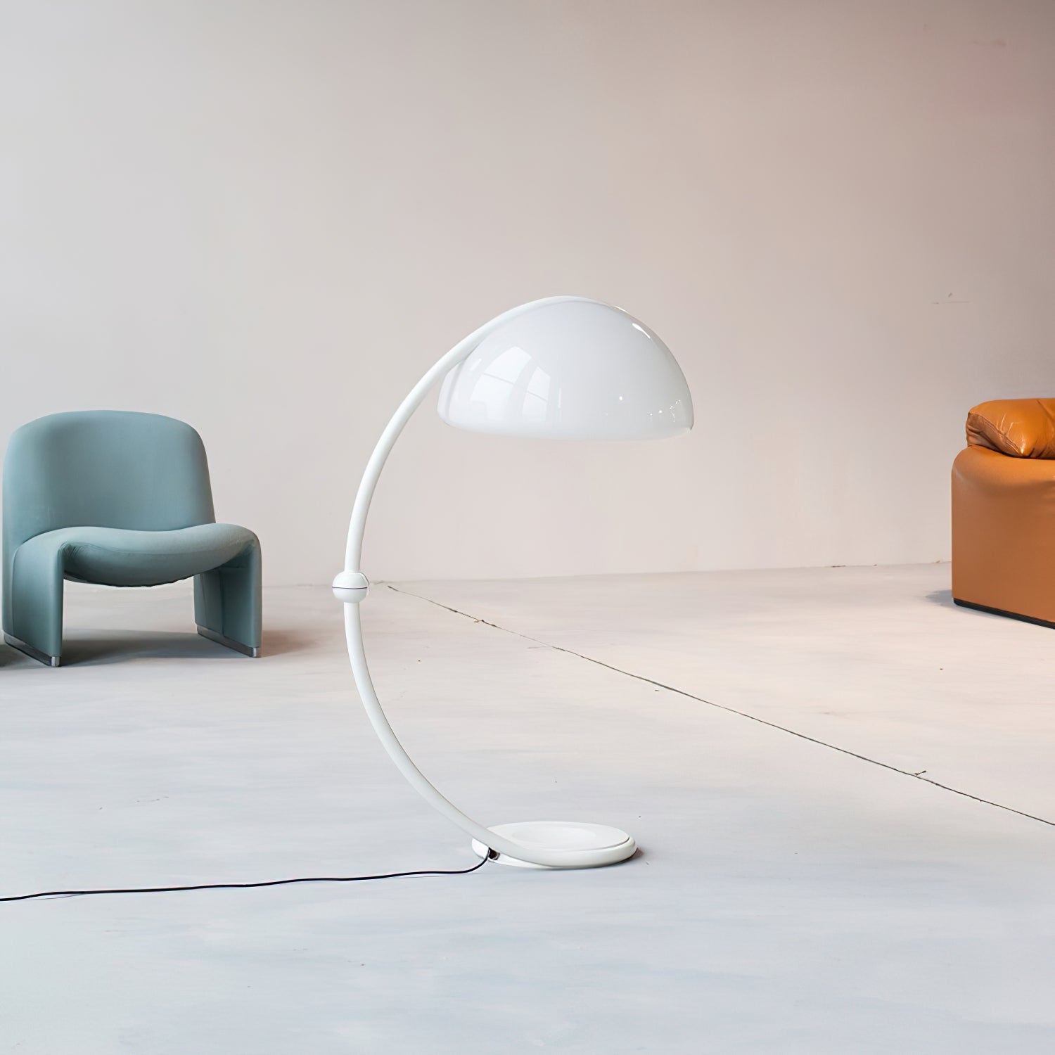 White Greta Serpente Floor Lamp - Loonglight