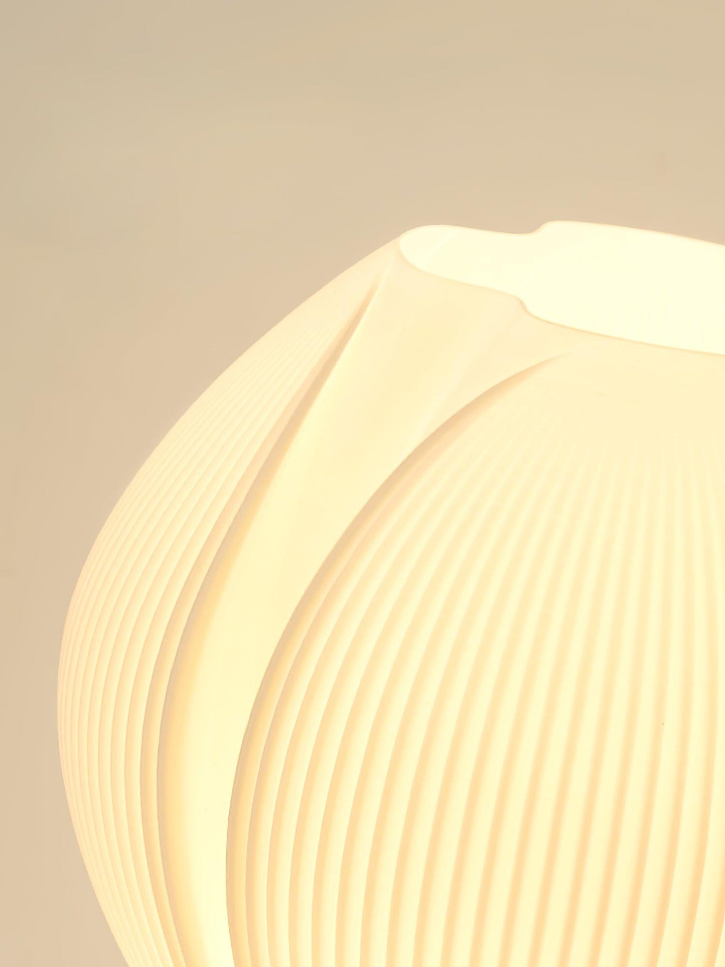 Willy Flower Bud Table Lamp - Loonglight