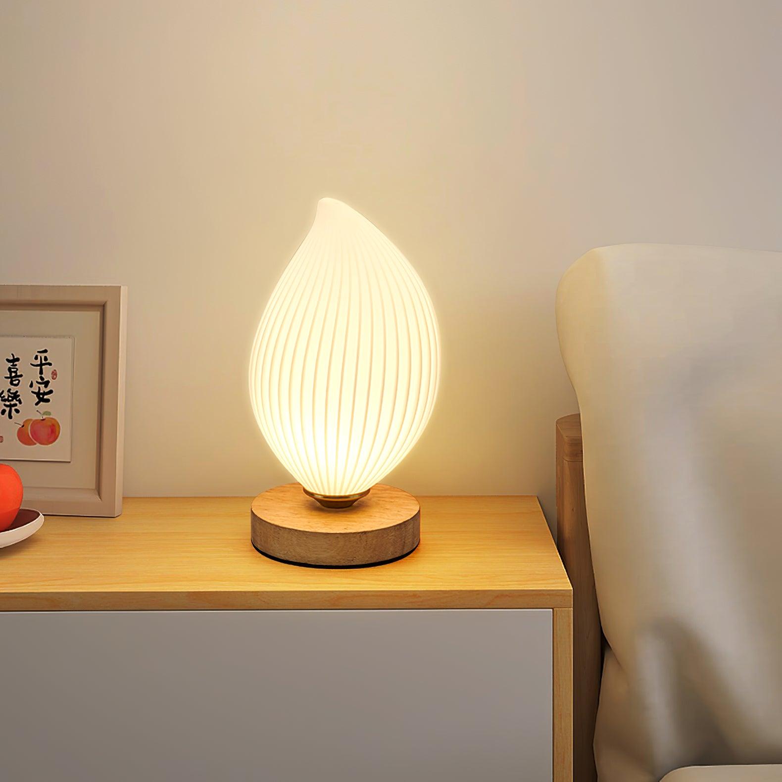 Willy Flower Bud Table Lamp - Loonglight