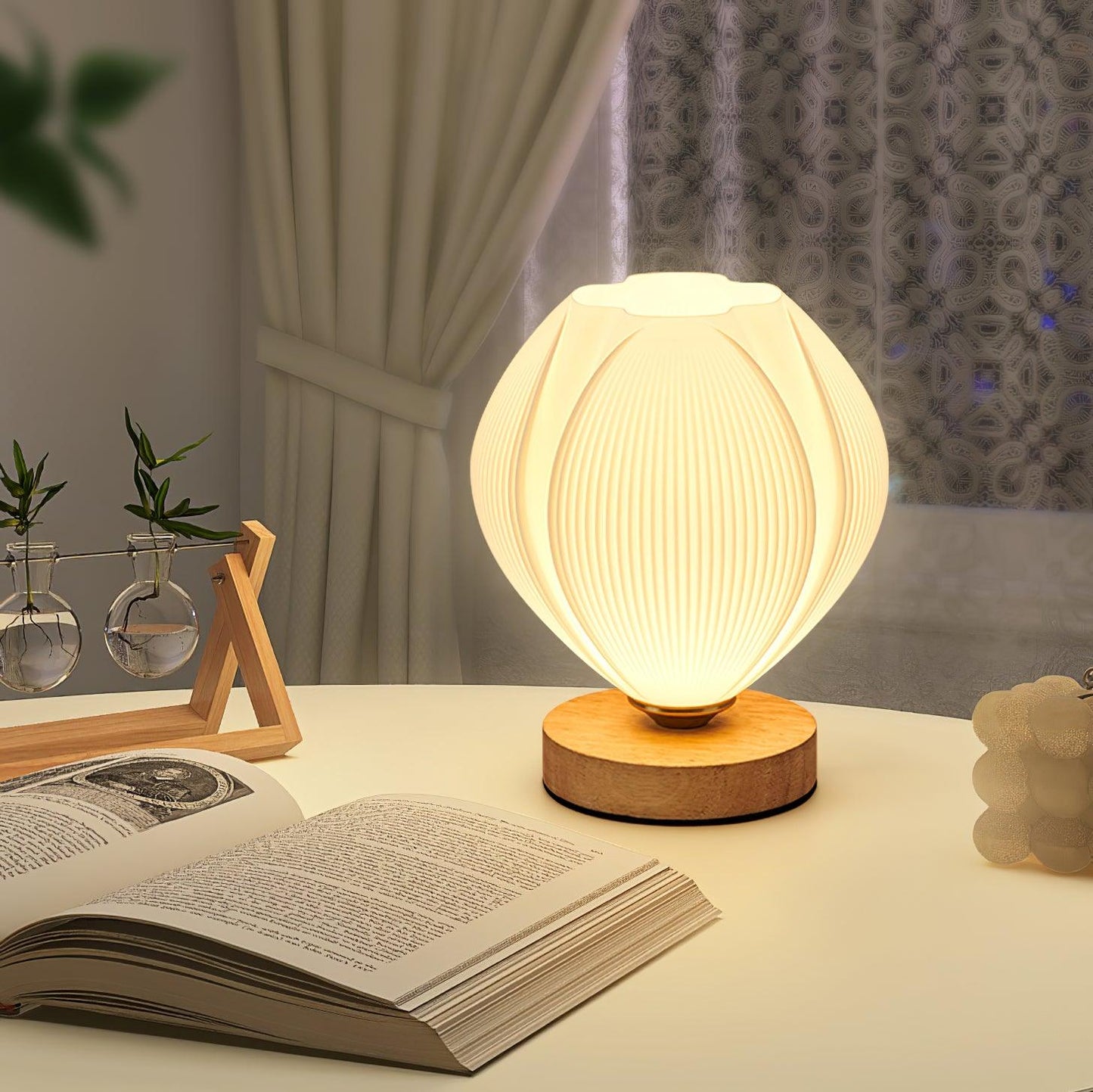 Willy Flower Bud Table Lamp - Loonglight