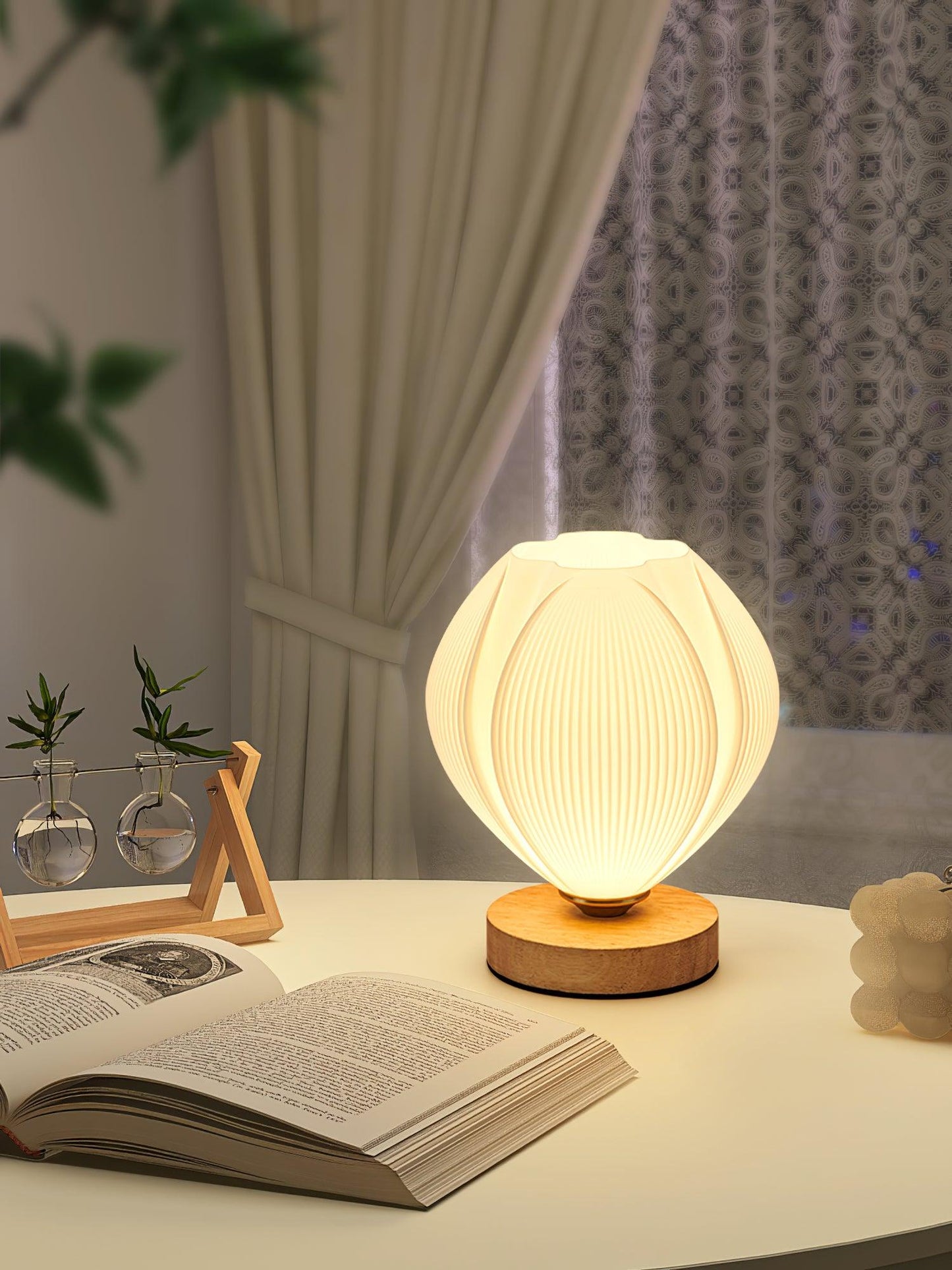 Willy Flower Bud Table Lamp - Loonglight